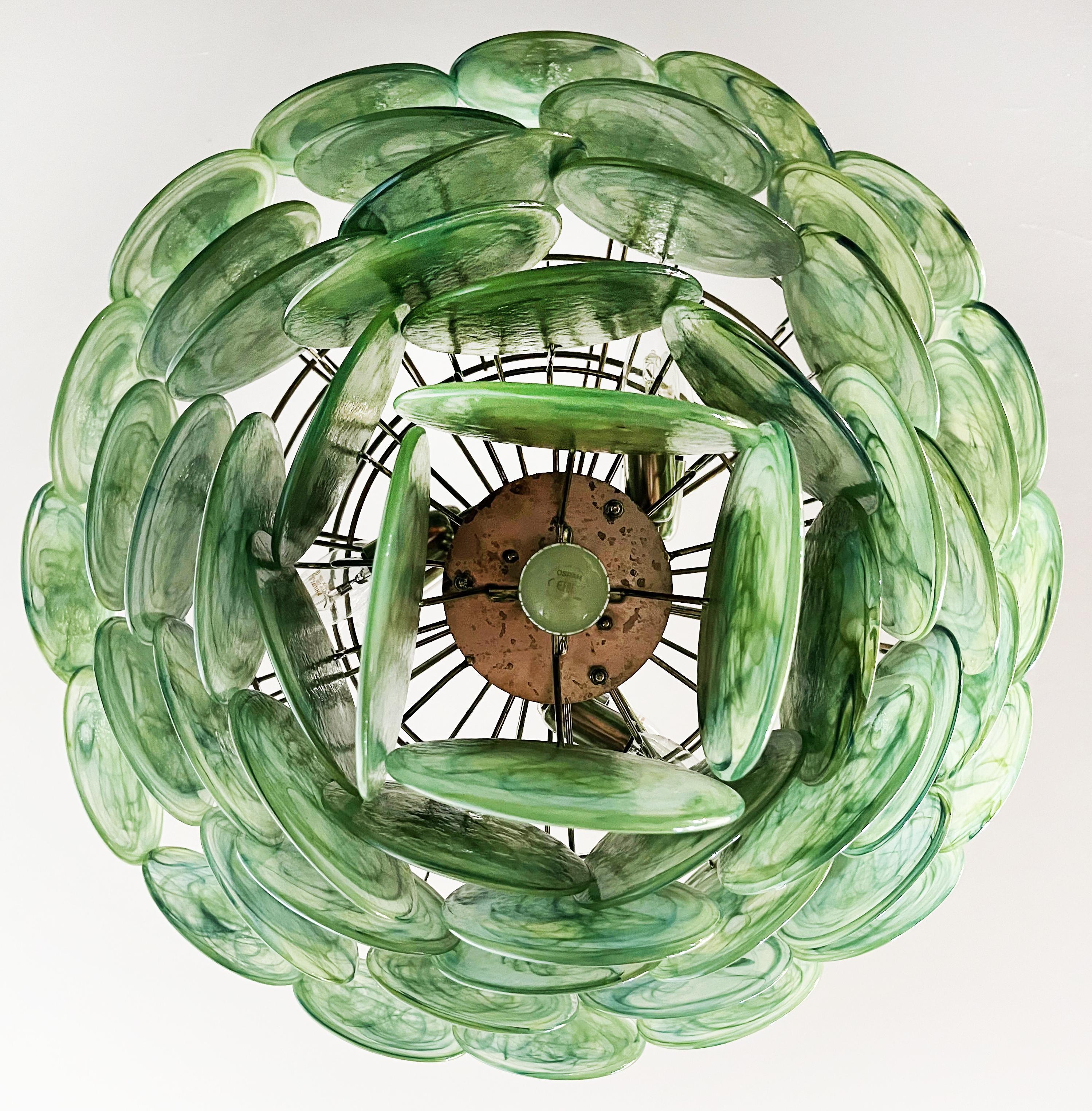 Beautiful High quality Murano chandelier - 57 green alabaster iridescent For Sale 1