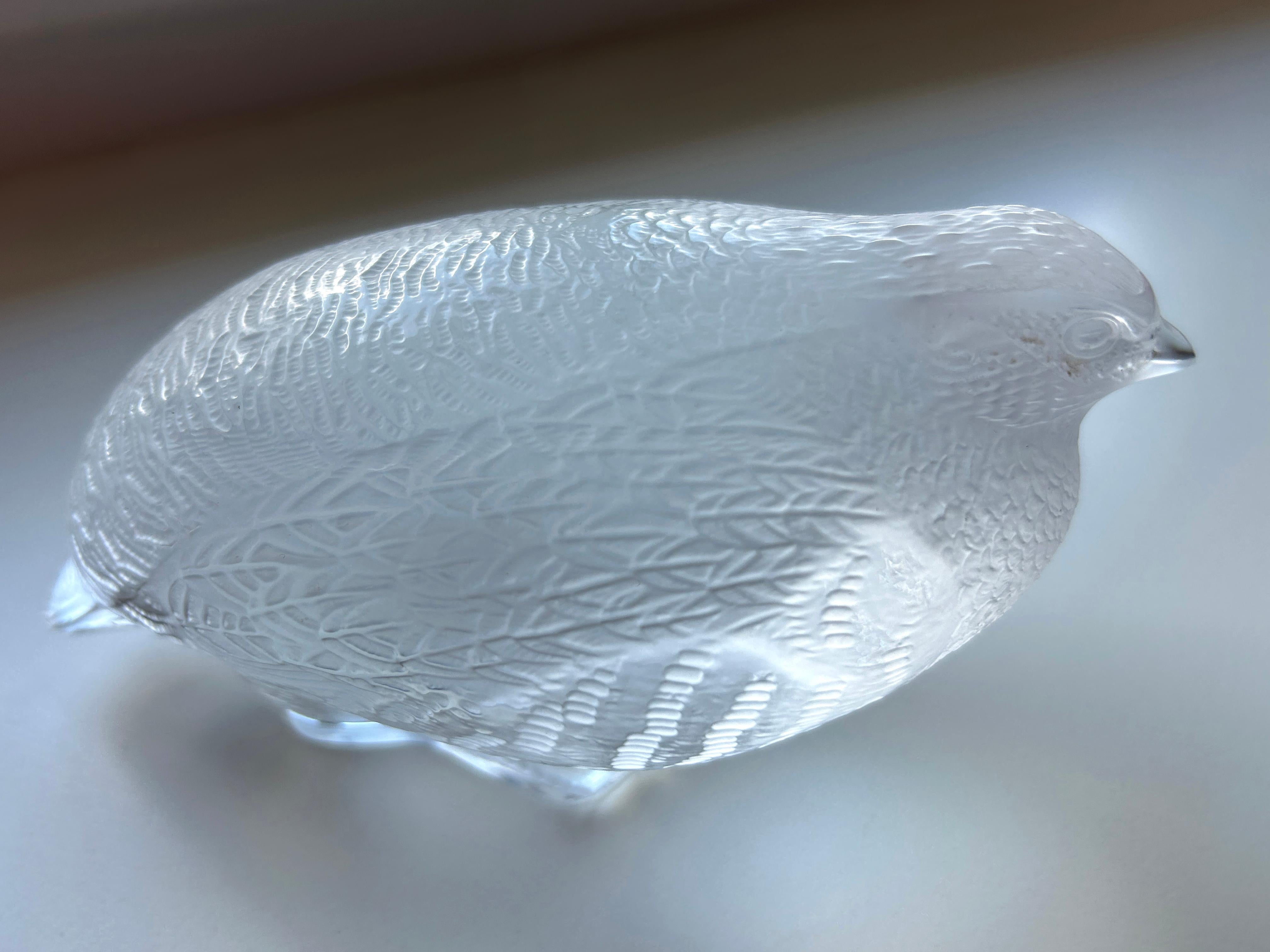 Schöne und sehr dekorative Quail-Skulptur aus Glas von Lalique, Frankreich 1960er Jahre (Französisch) im Angebot