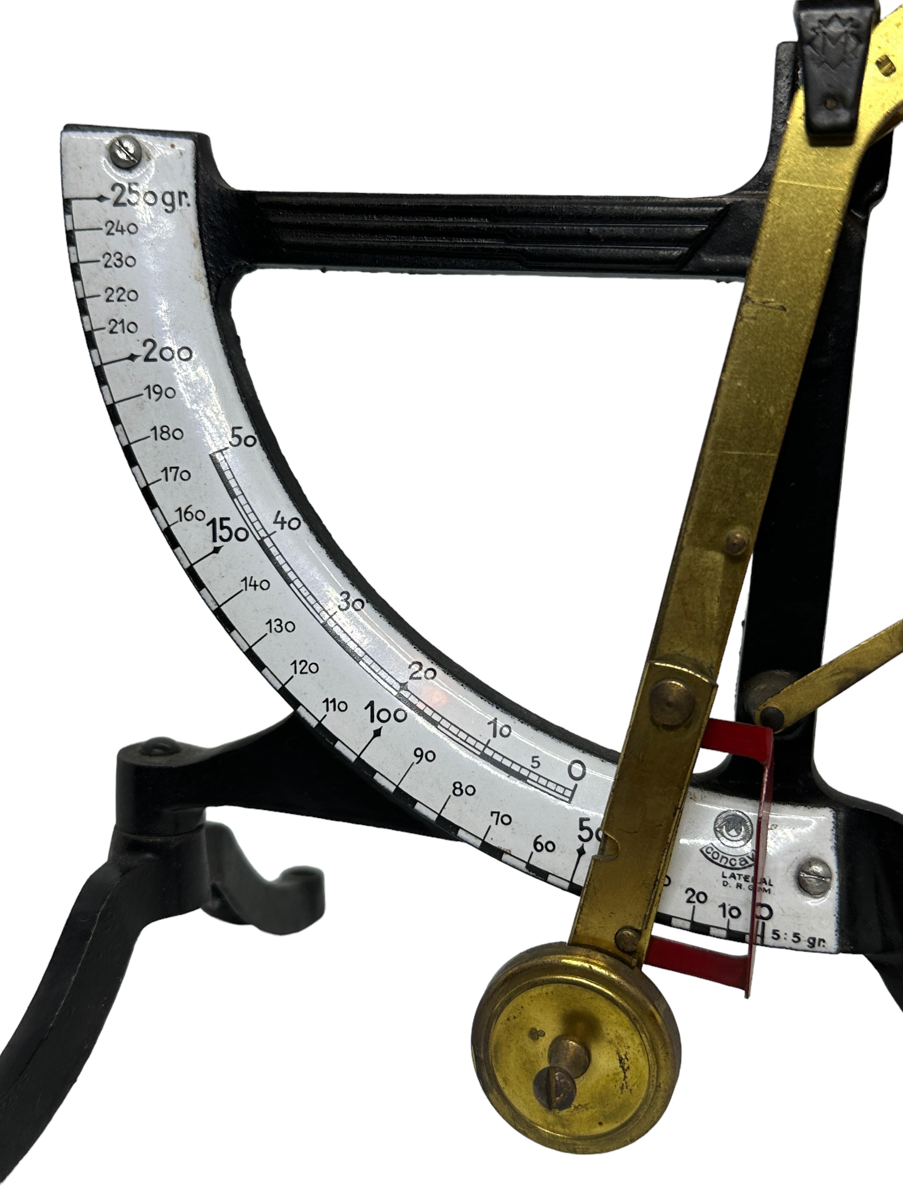 Beautiful Highly Decorative Letter Scale Antique, German, 1900s In Good Condition For Sale In Nuernberg, DE