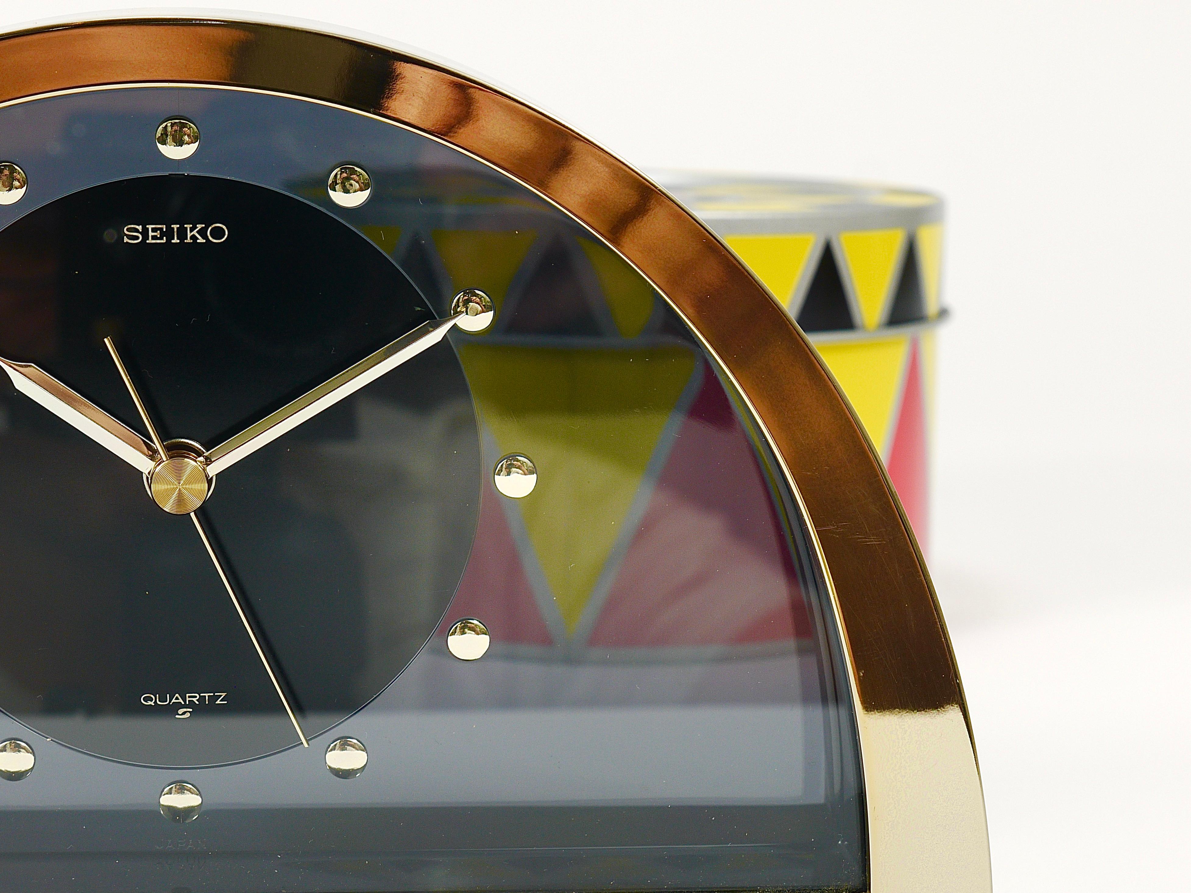 Beautiful Hollywood Regency Brass See-Through Table Clock by Seiko Japan, 1980s For Sale 5