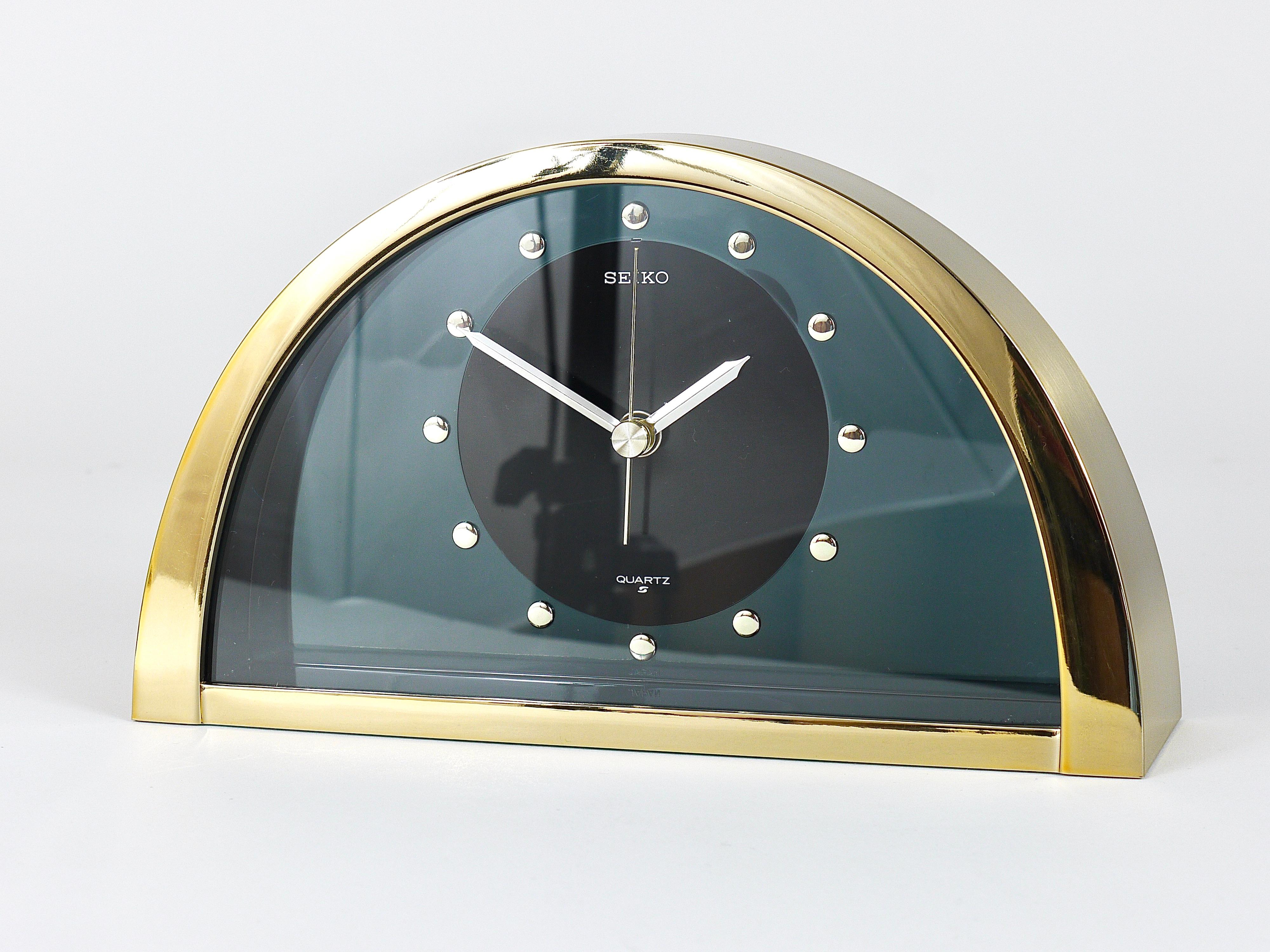 seiko quartz pyramid clock