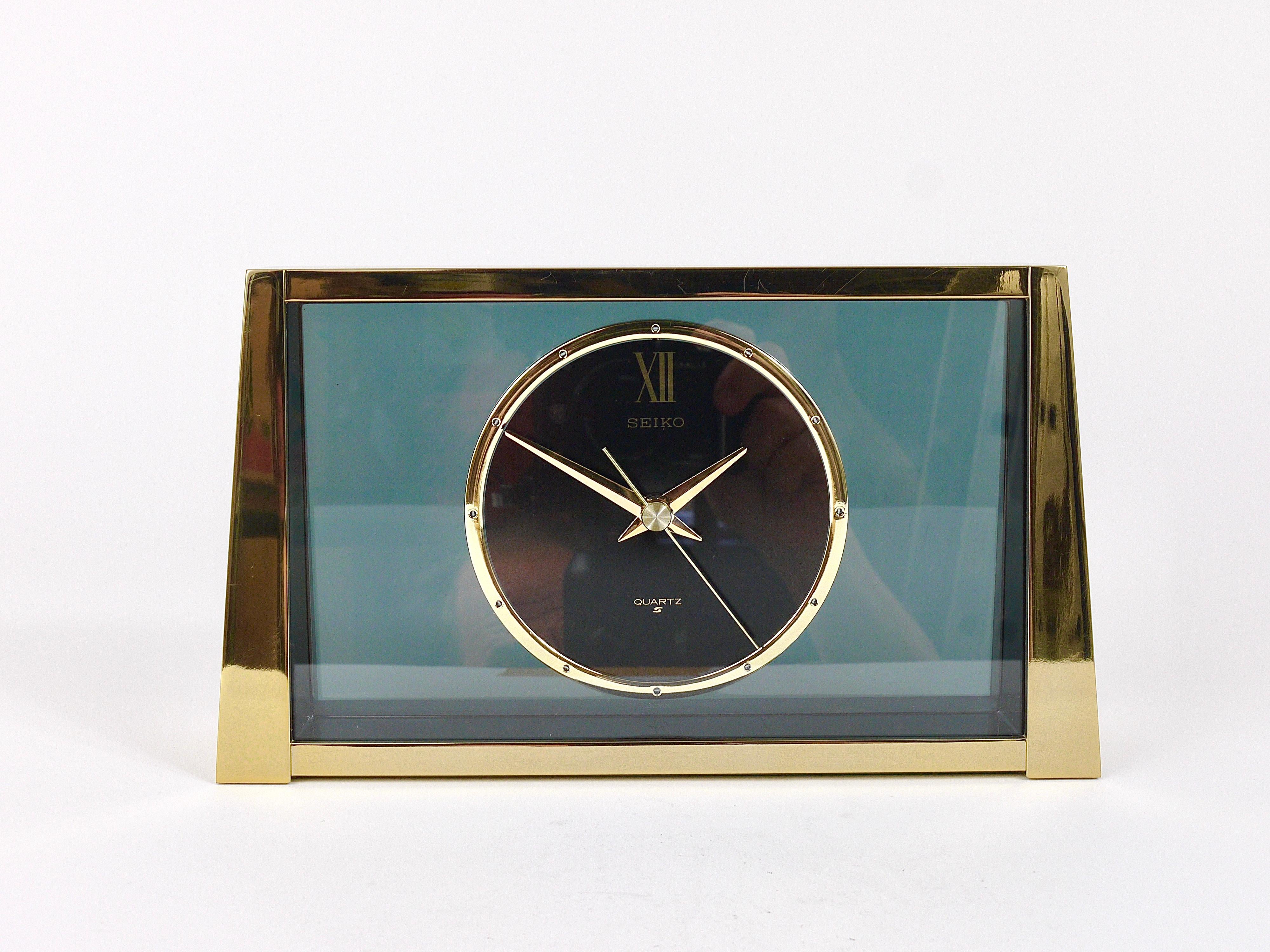 Métal Magnifique horloge de table en laiton Hollywood Regency « See-Through », Seiko, années 1980 en vente