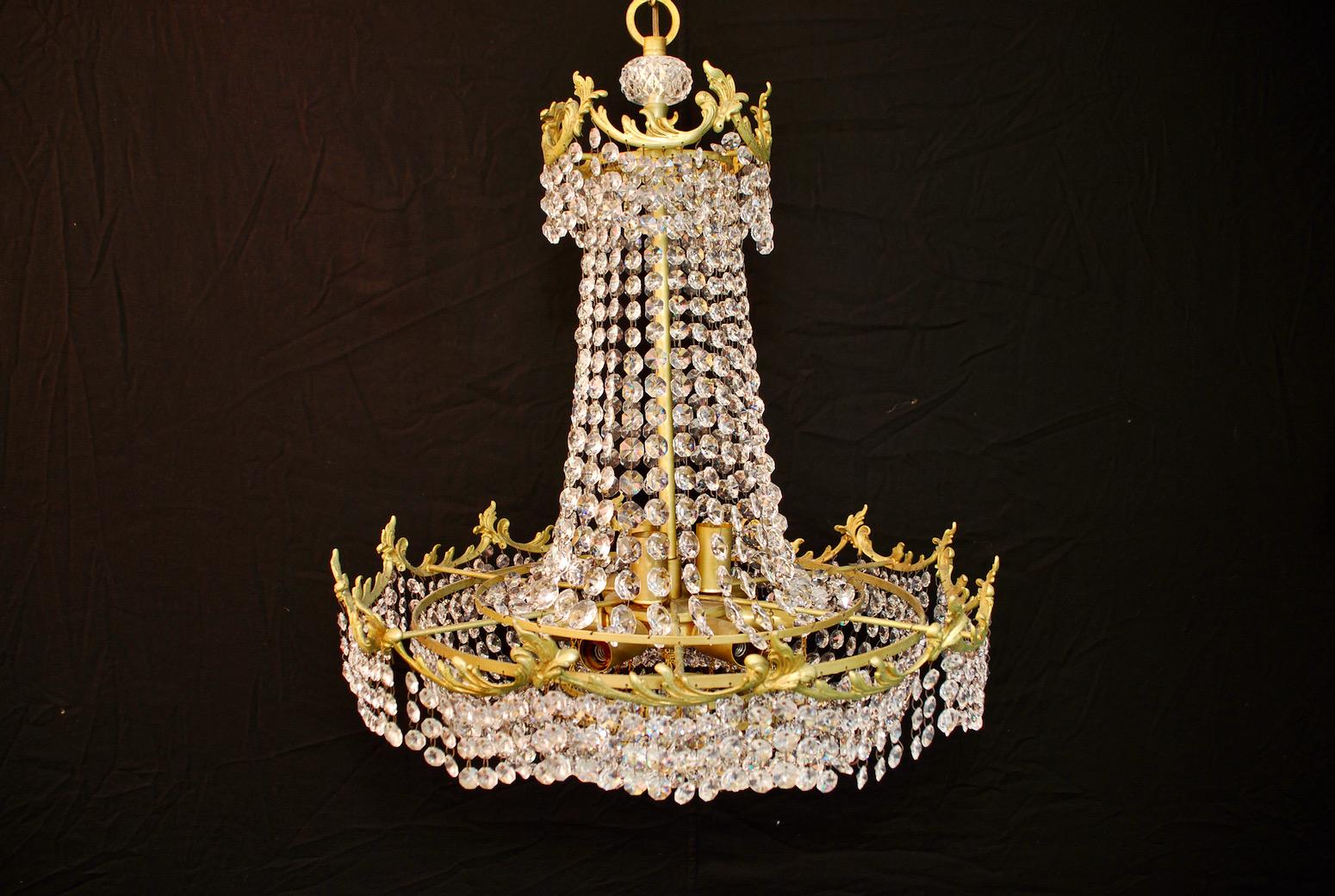 Beautiful Hollywood Regency Crystal Chandelier In Good Condition For Sale In Los Angeles, CA