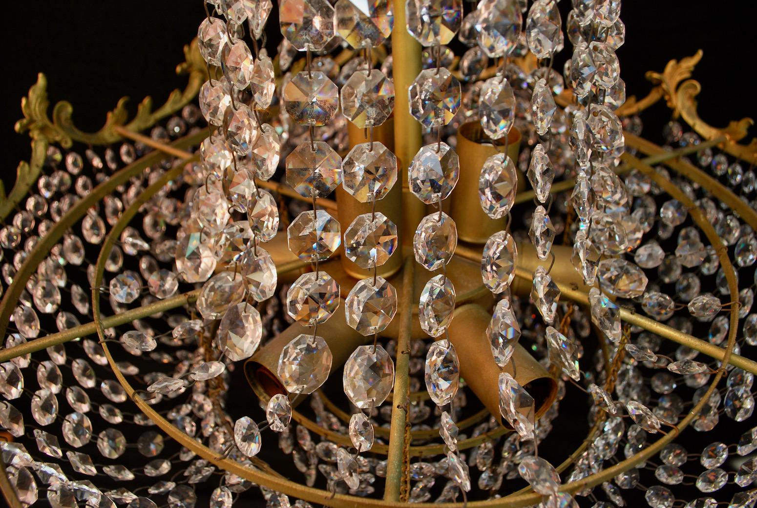 Beautiful Hollywood Regency Crystal Chandelier For Sale 1