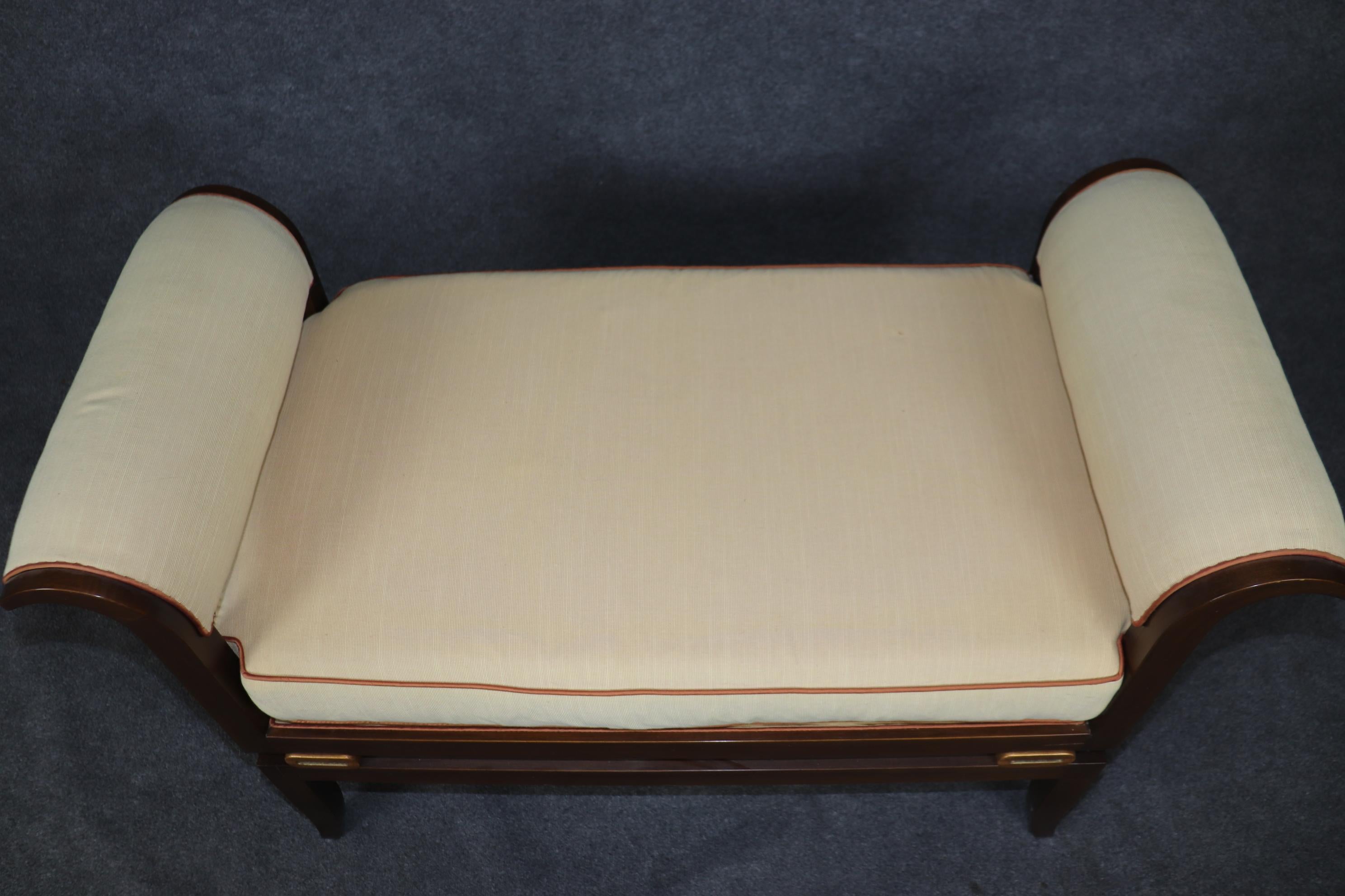 Beautiful Hollywood Regency Gold Leaf Gilt and Solid Cherry Window Bench In Good Condition For Sale In Swedesboro, NJ