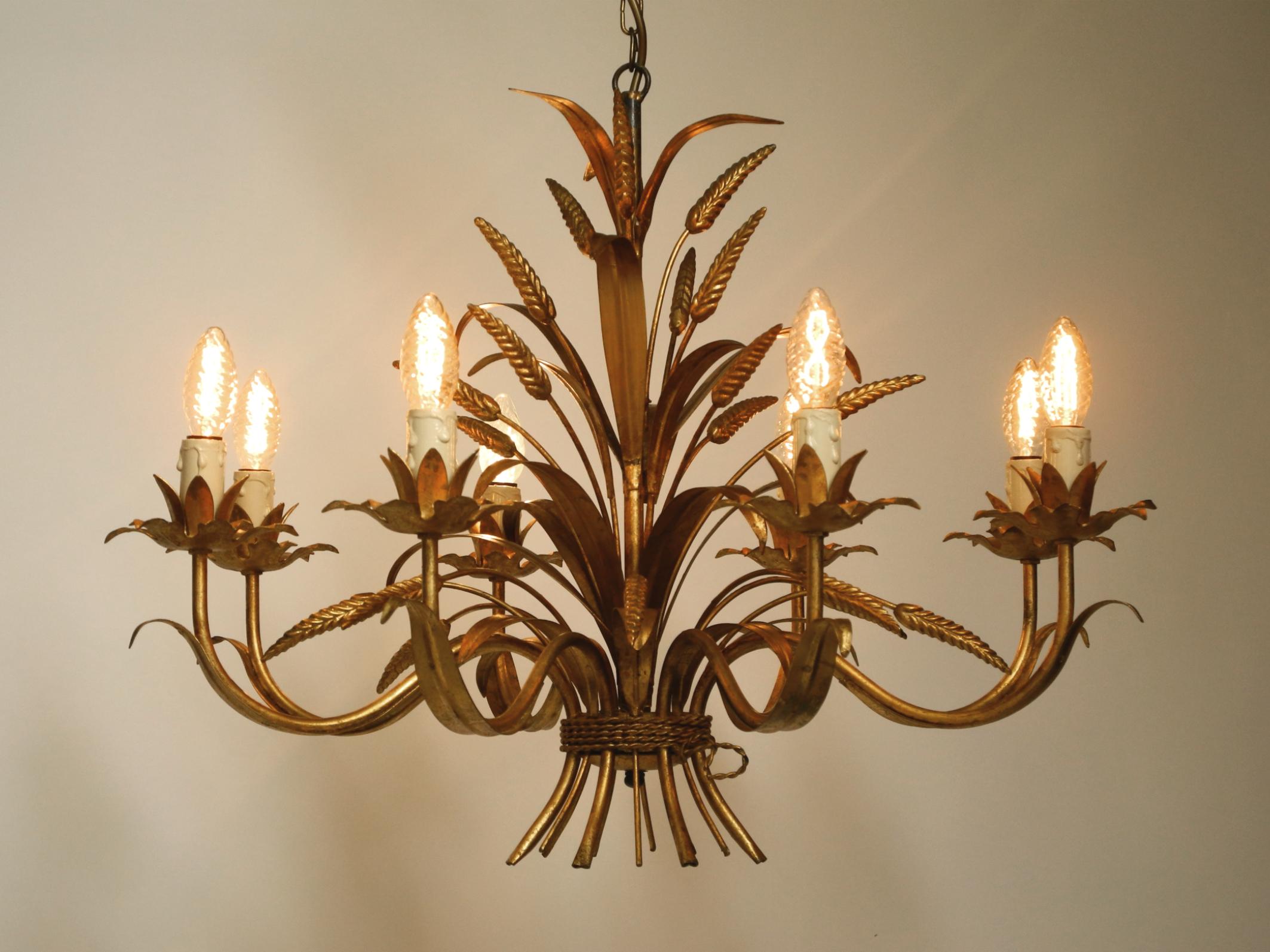Beautiful huge 70s gold-plated 8-arm metal chandelier by Hans Kögl In Good Condition For Sale In München, DE