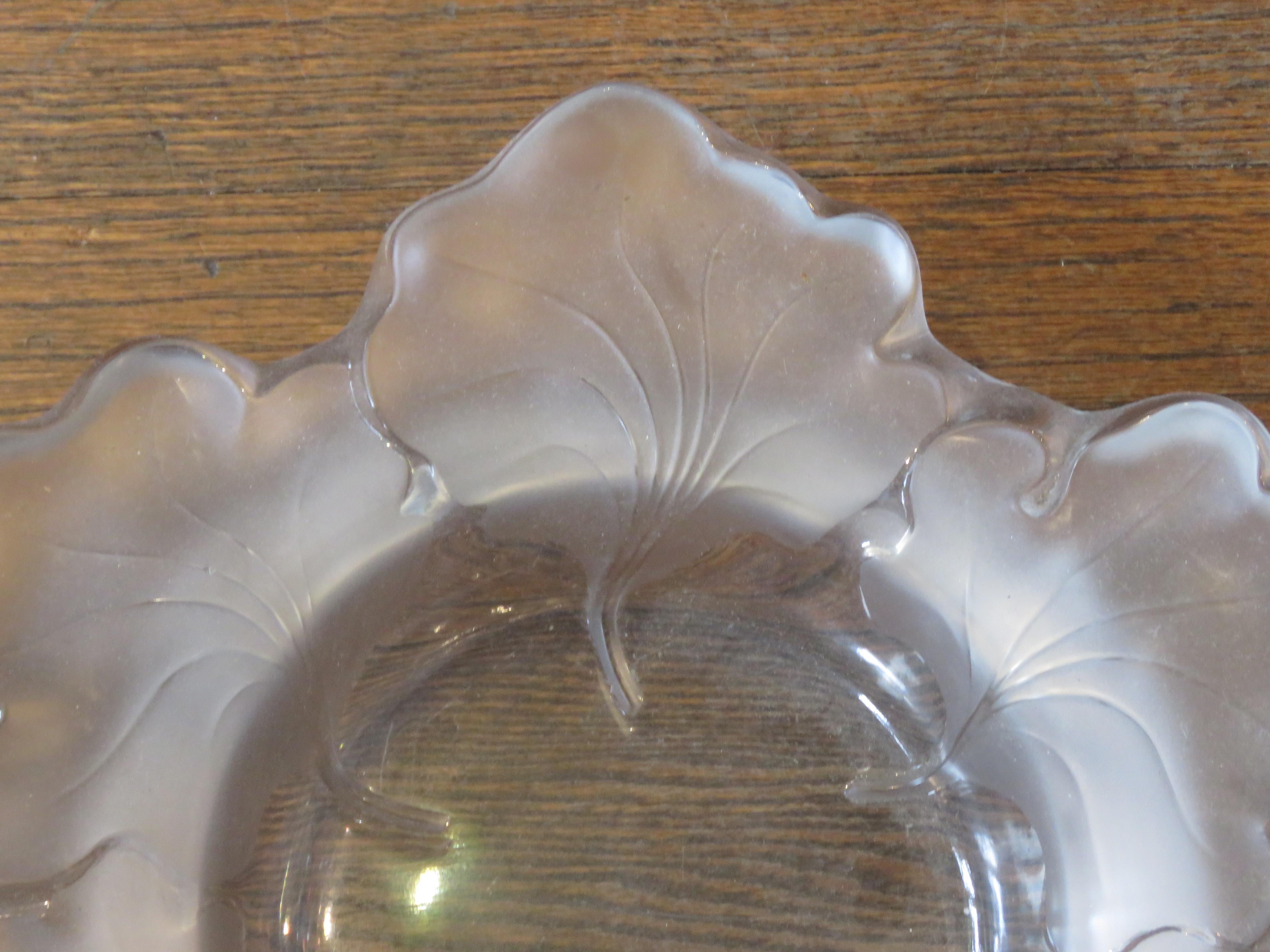 20th Century Beautiful Important Estate Large Lalique France Leaf Etched Centerpiece Bowl For Sale
