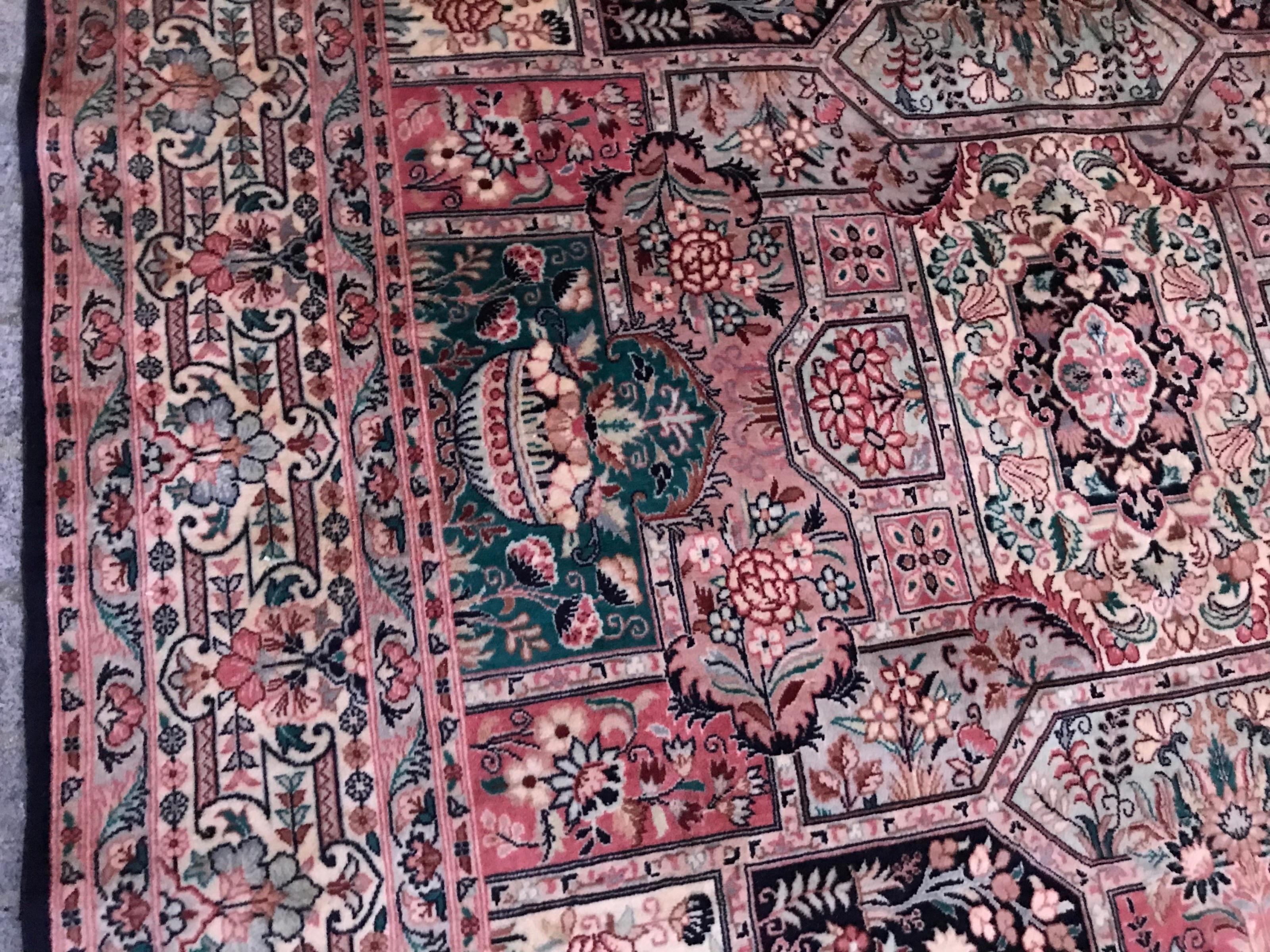 Bobyrug’s Beautiful Indian Punjab Vintage Rug In Good Condition For Sale In Saint Ouen, FR