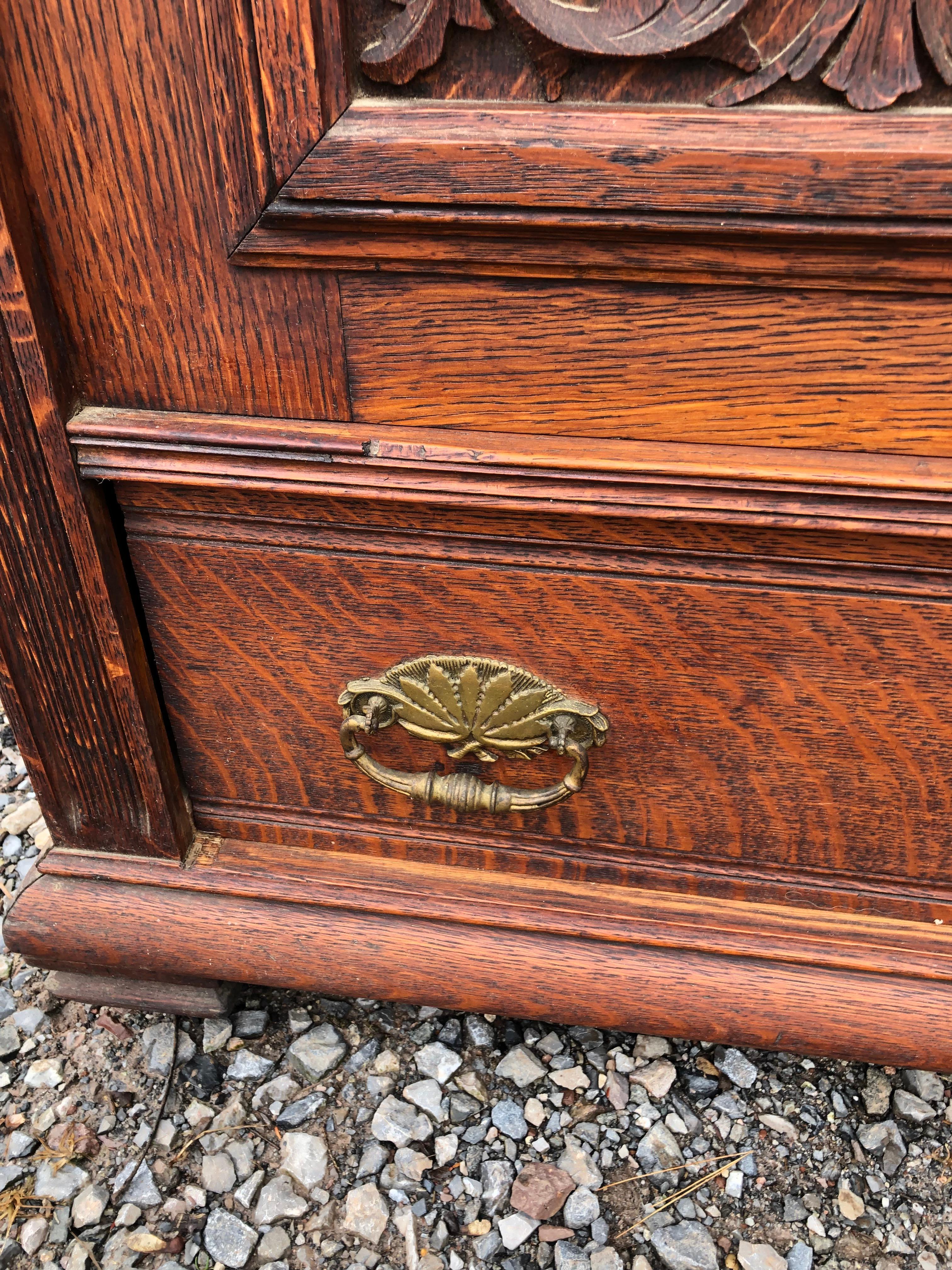 Beautiful Intricately Carved Oak Victorian Chest of Drawers Sideboard For Sale 6