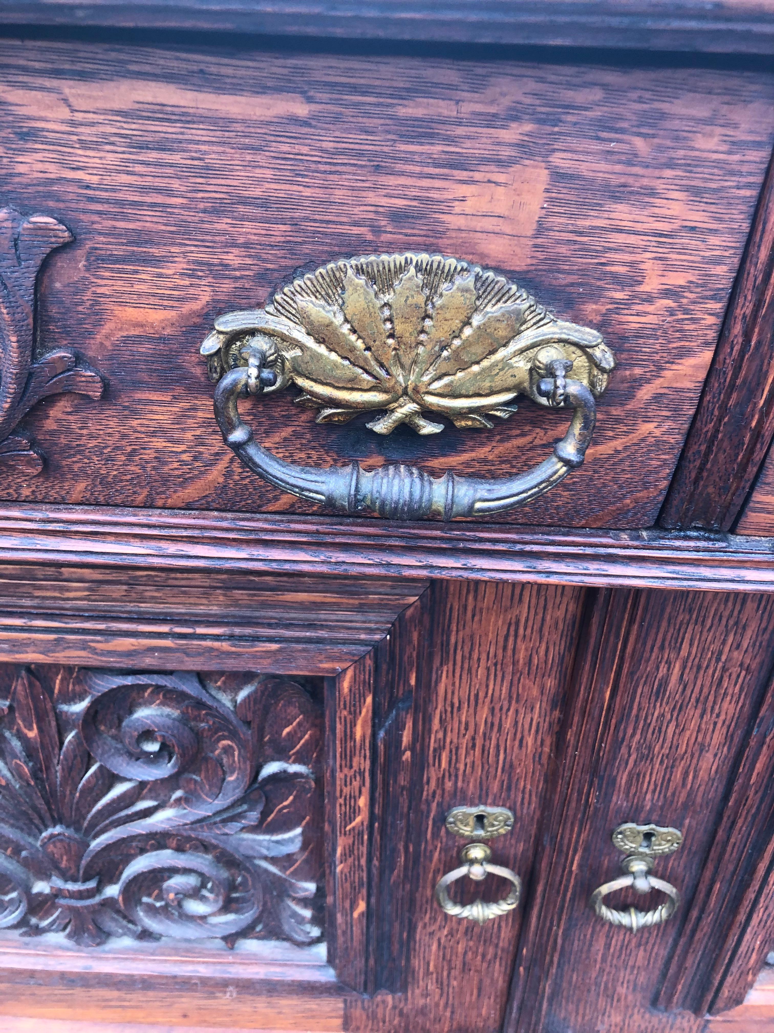 Beautiful Intricately Carved Oak Victorian Chest of Drawers Sideboard In Good Condition For Sale In Hopewell, NJ