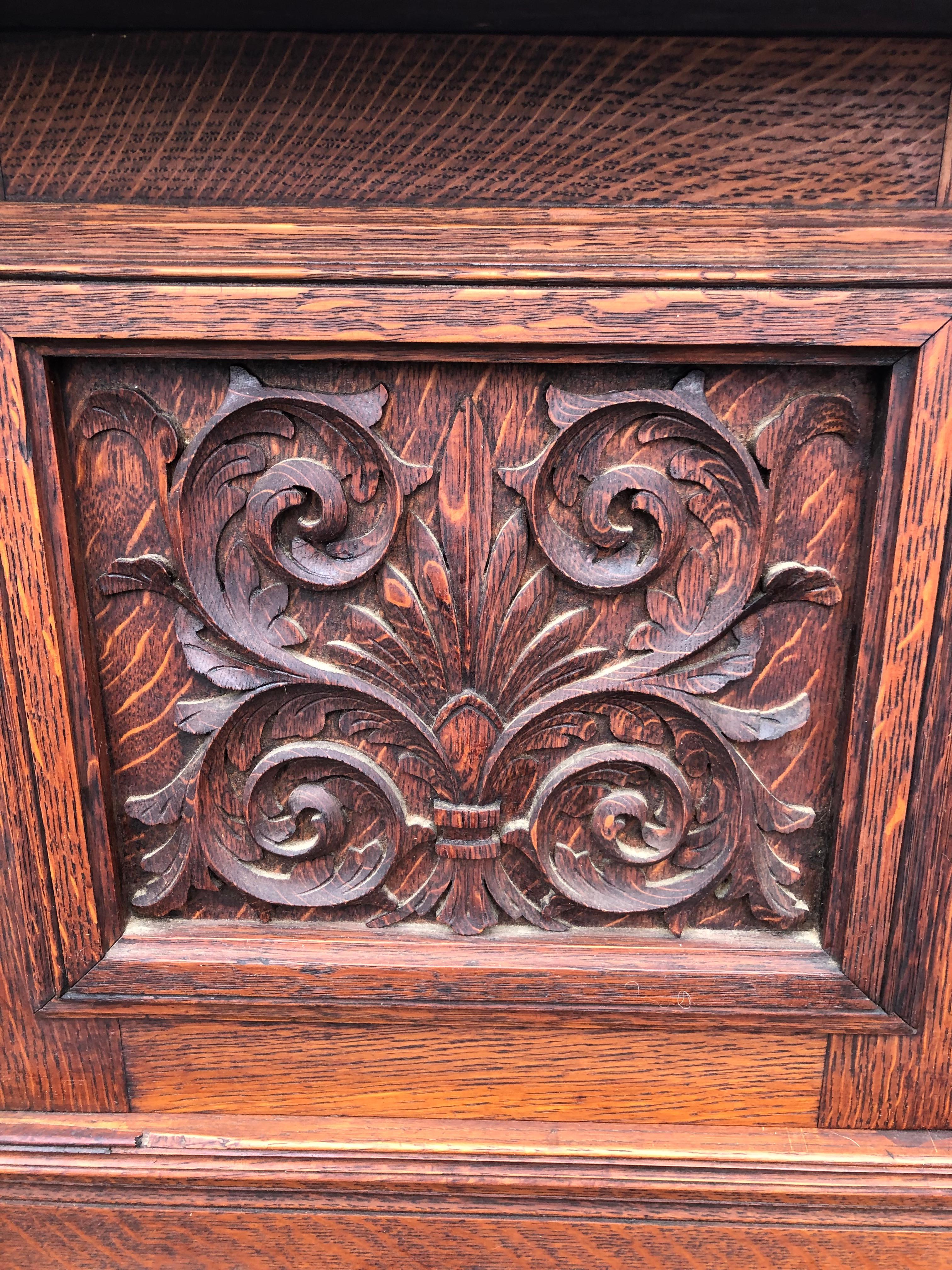 Beautiful Intricately Carved Oak Victorian Chest of Drawers Sideboard For Sale 2