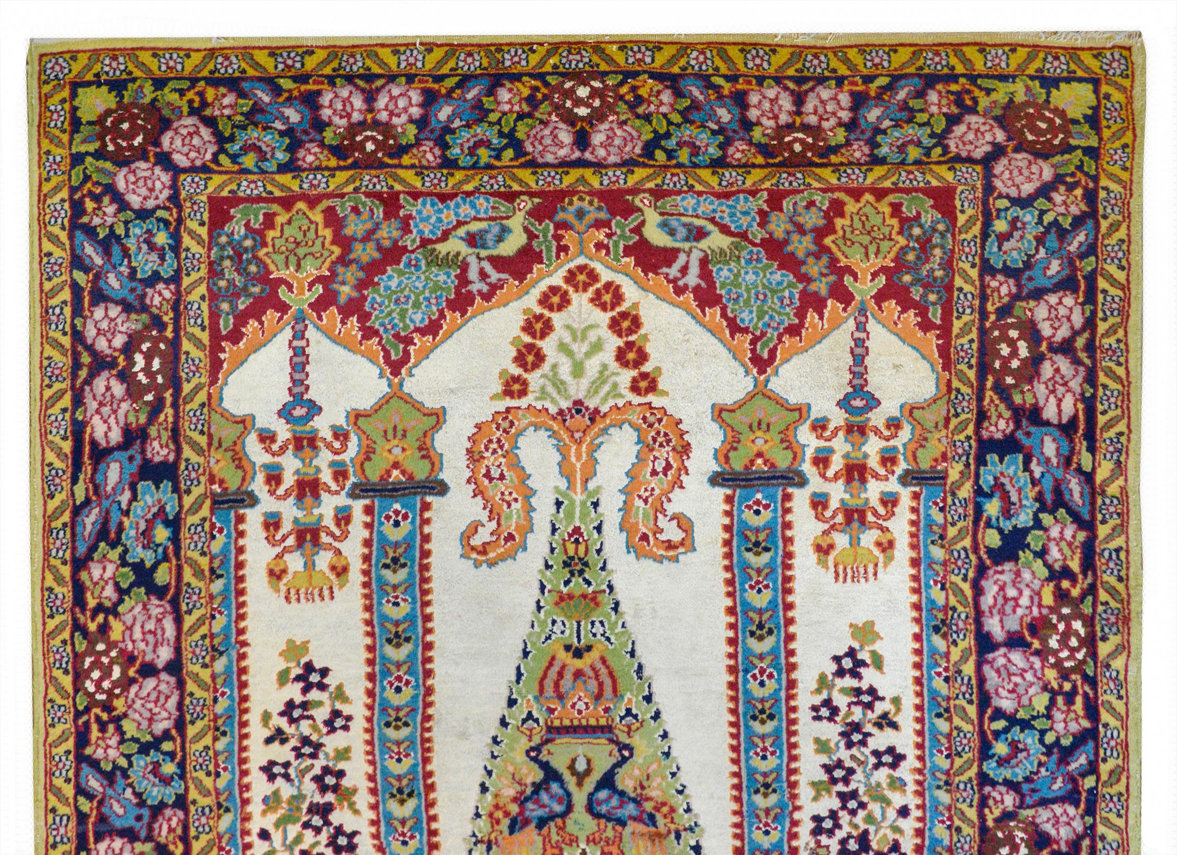 Schöner Isfahan Gebetsteppich (Handgeknüpft) im Angebot