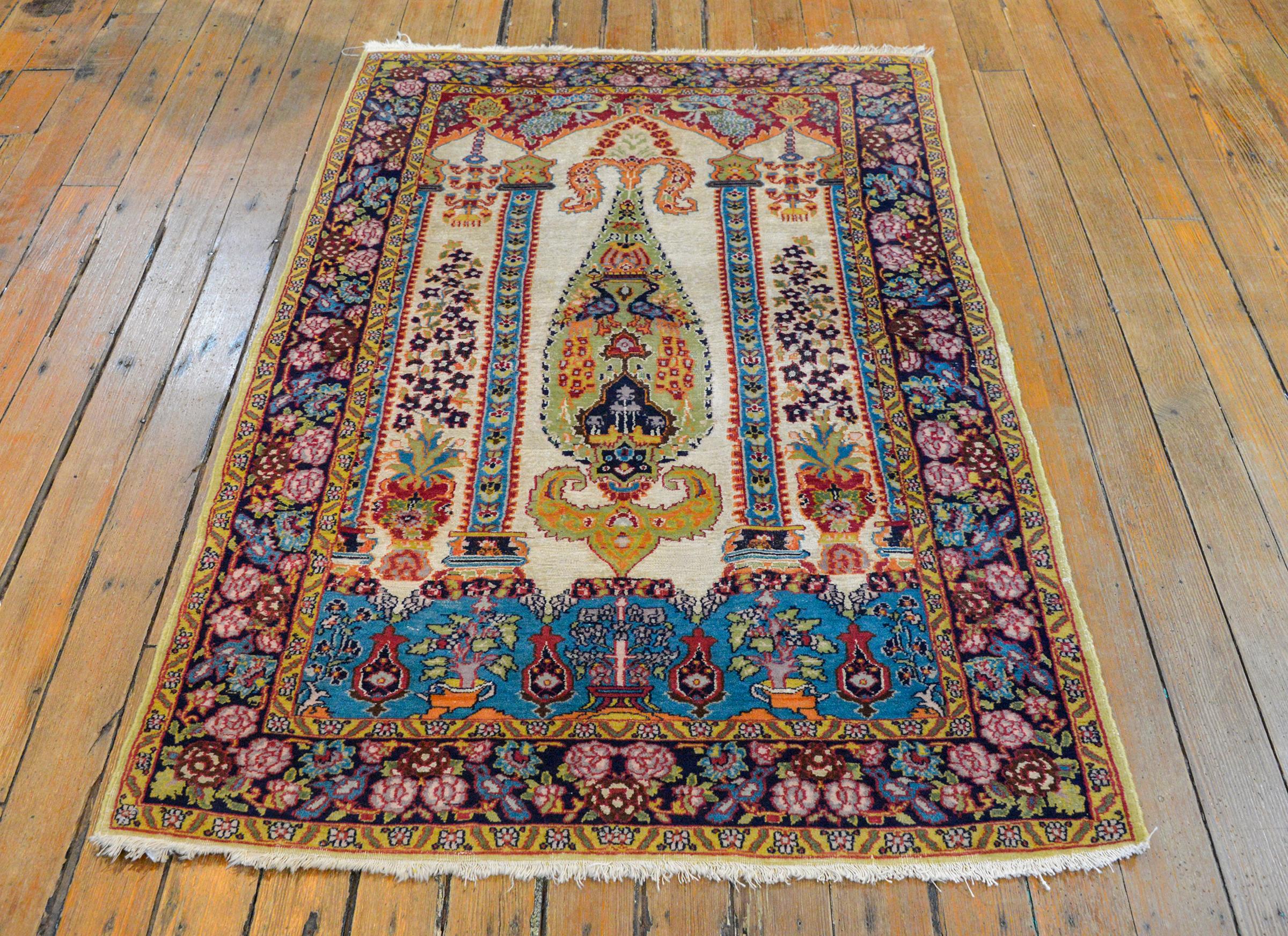 Beautiful Isfahan Prayer Rug For Sale 1