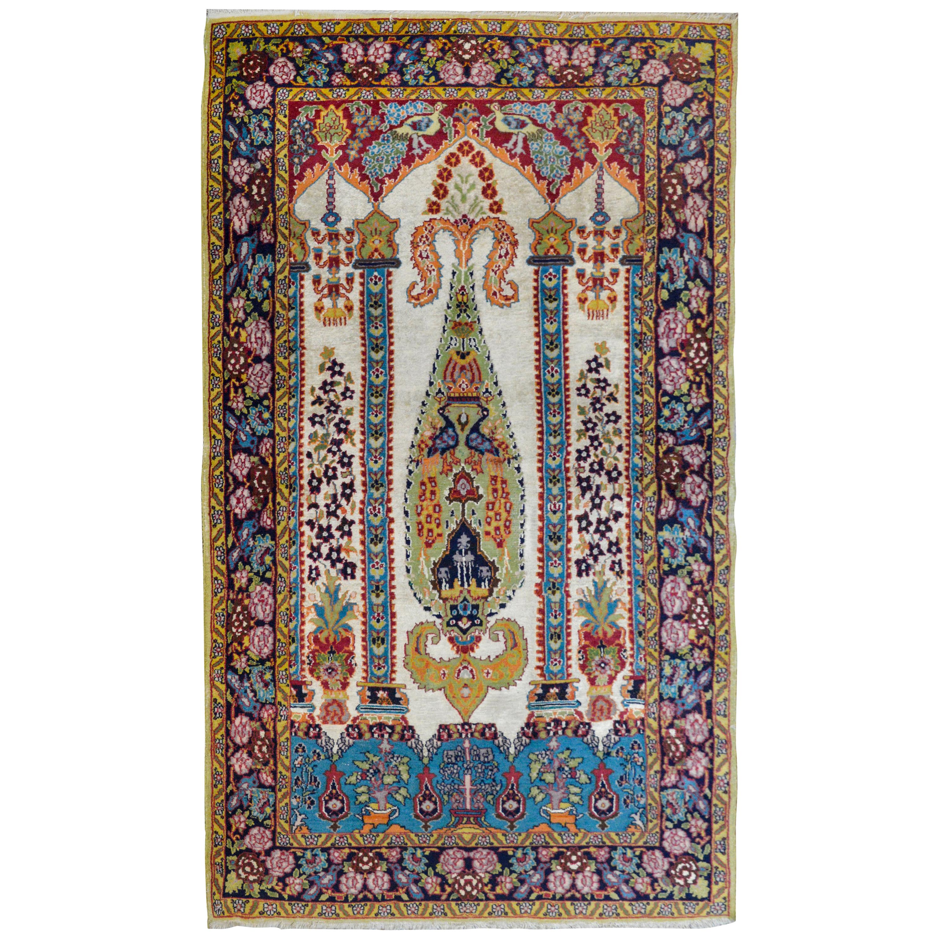 Beautiful Isfahan Prayer Rug For Sale
