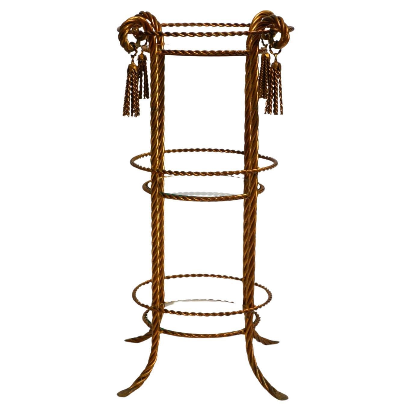 Schöner italienischer 60er Jahre Regency Beistelltisch aus vergoldetem Metall von Li Puma Firenze im Angebot