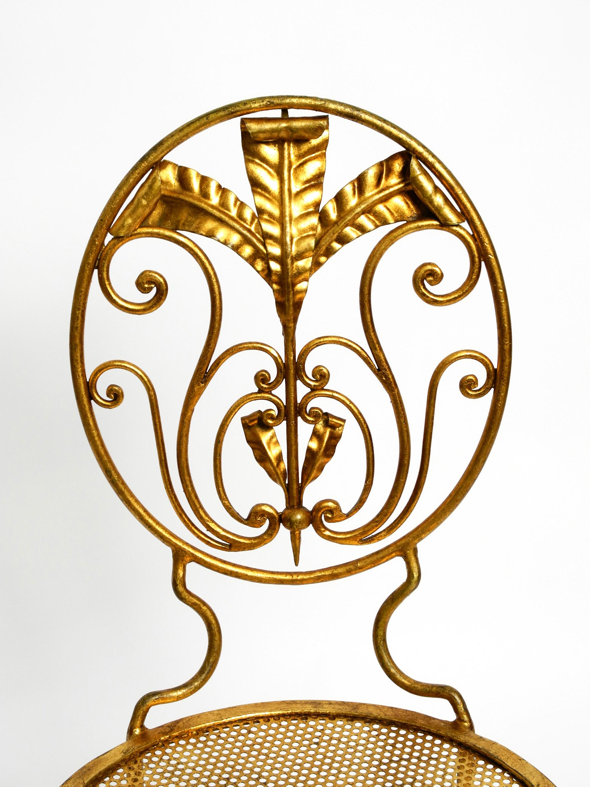 Vergoldeter schmiedeeiserner Stuhl im italienischen Regency-Design der 70er Jahre im Angebot 1
