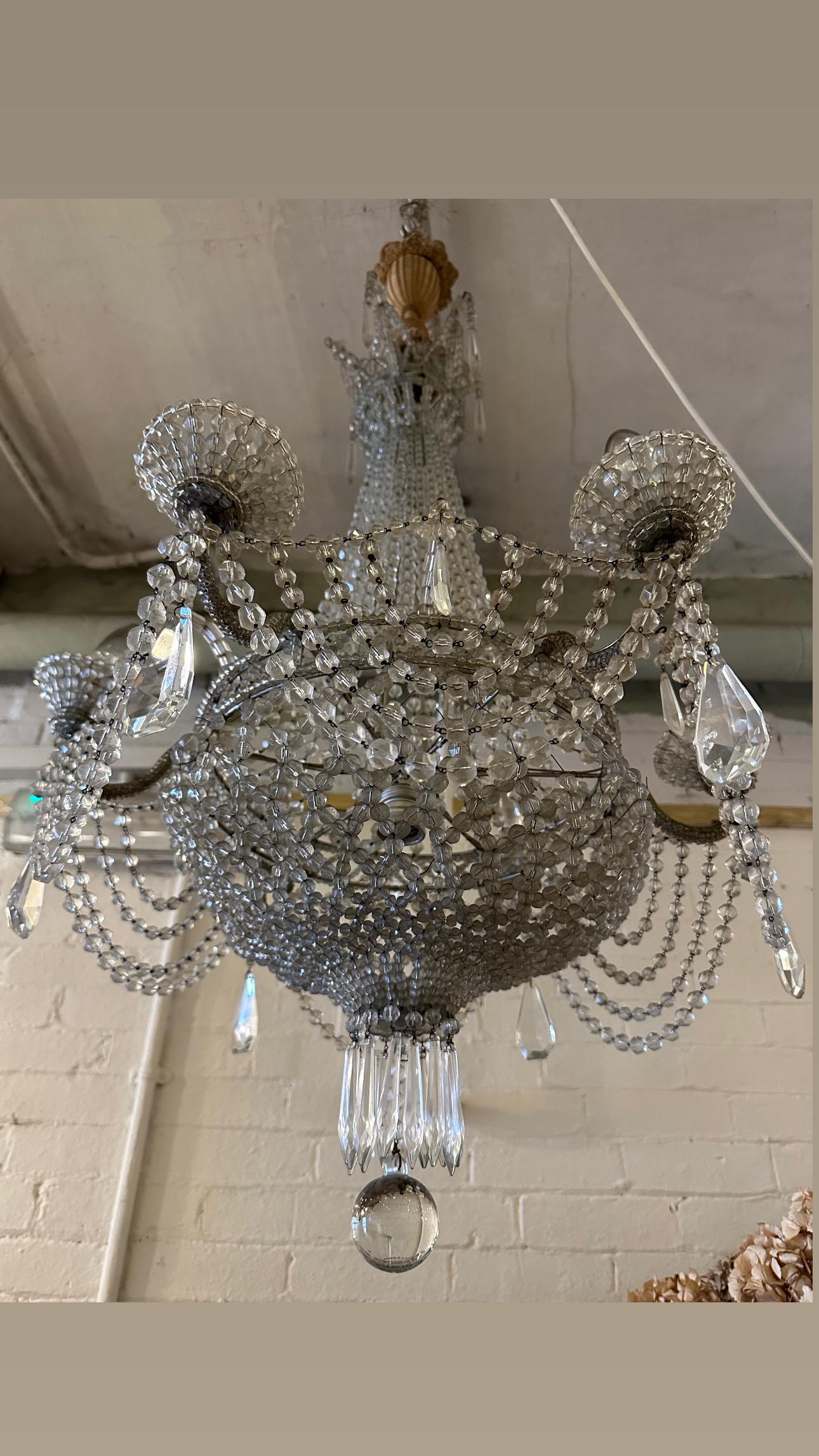 Magnifique lampe empire italienne en cristal avec détails exquis 
 en vente 2