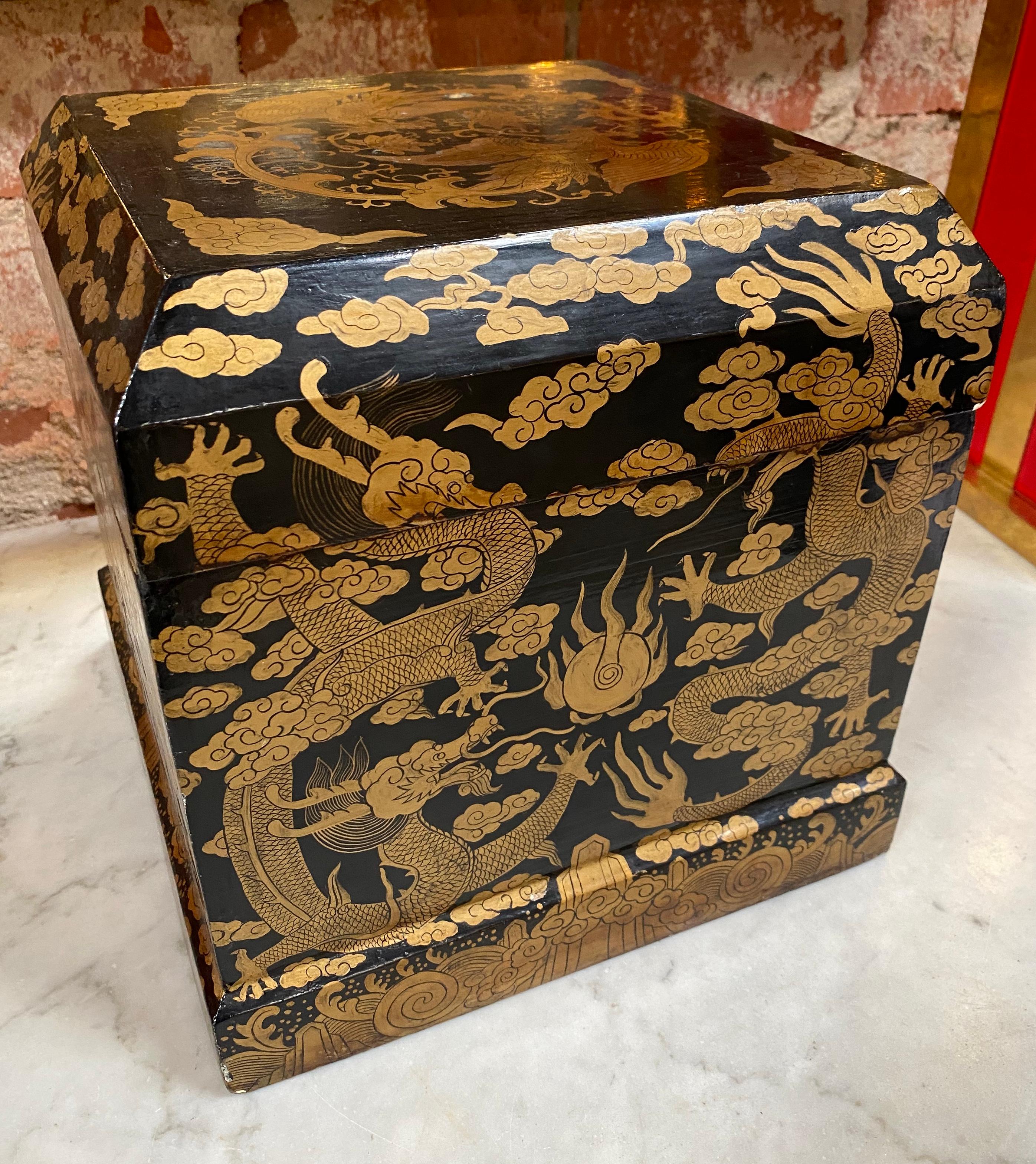 Beautiful decorative Italian oversize box made with wood , the box is divided into 2 spaces as you can see from the photo the box is in vintage conditions. STUNNING.
 