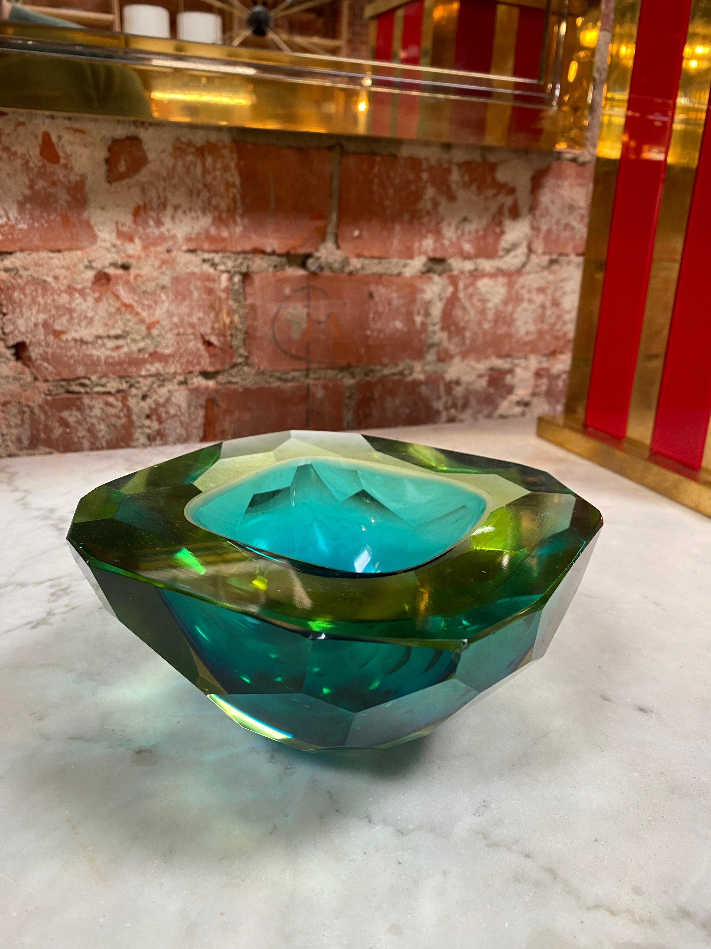 Beautiful Italian Green Crystal Decorative Bowl 1950 For Sale 3