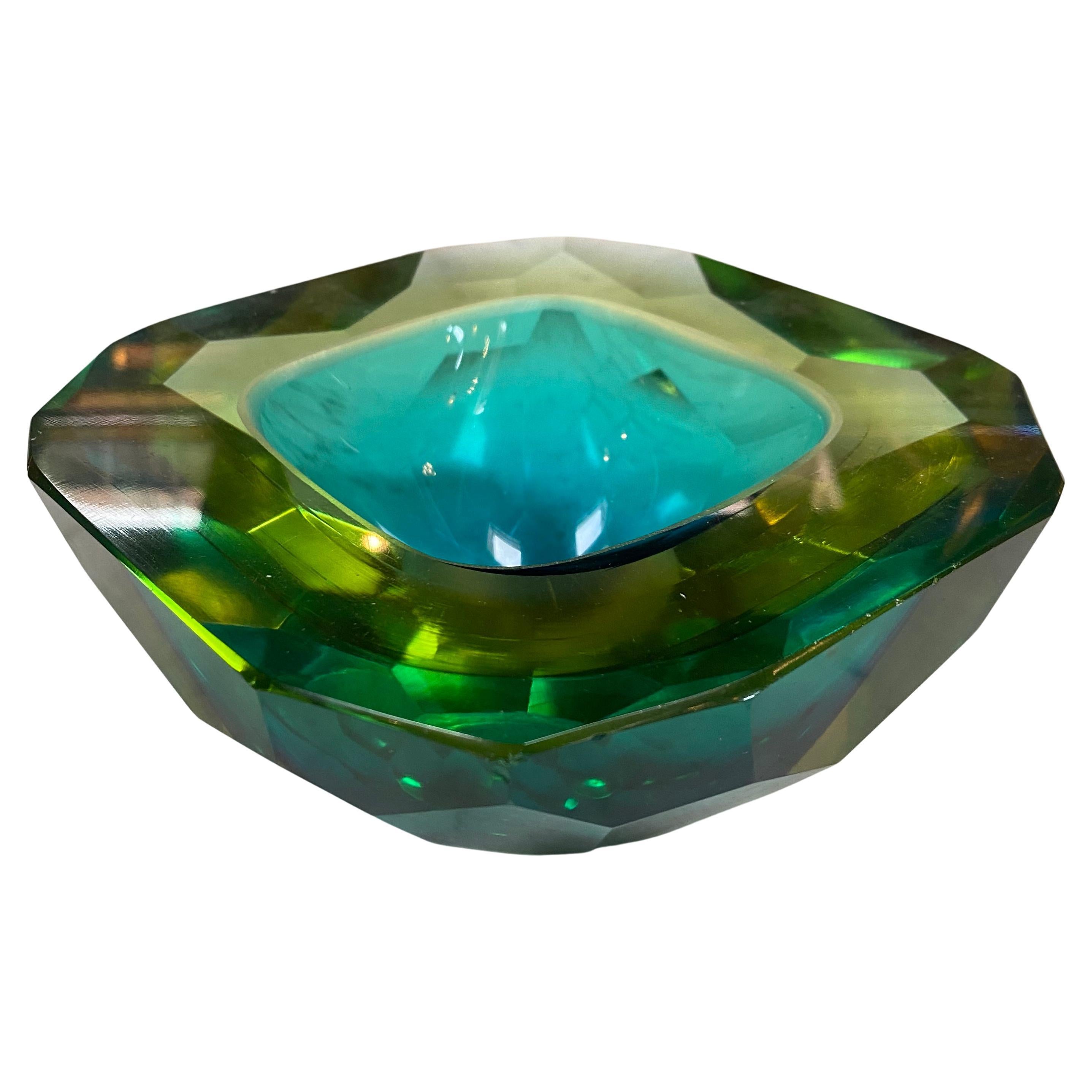 Beautiful Italian Green Crystal Decorative Bowl 1950 For Sale