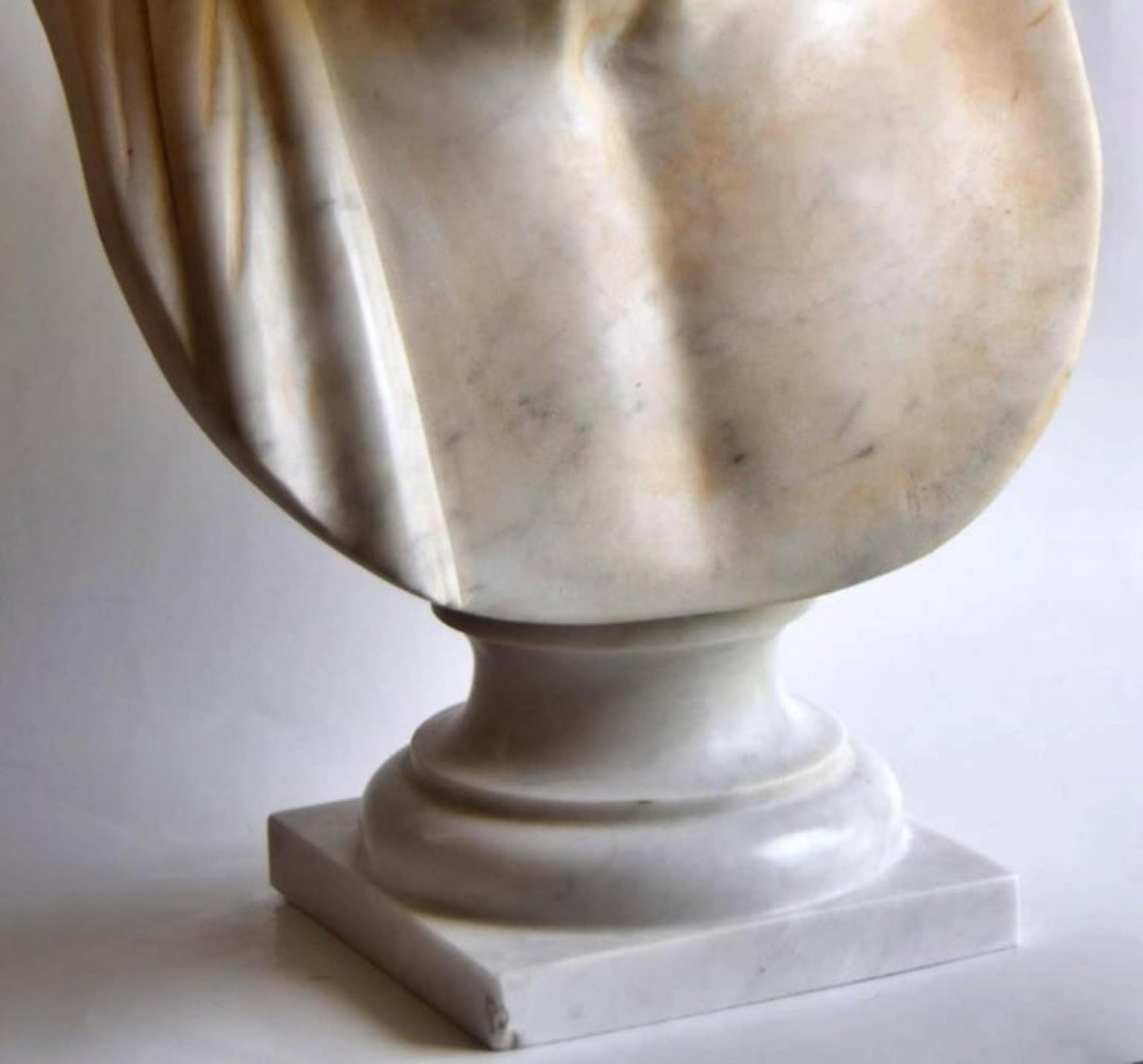 Magnifique buste italien « Ippocrate » en marbre de Carrare du début du 20e siècle Bon état - En vente à Madrid, ES