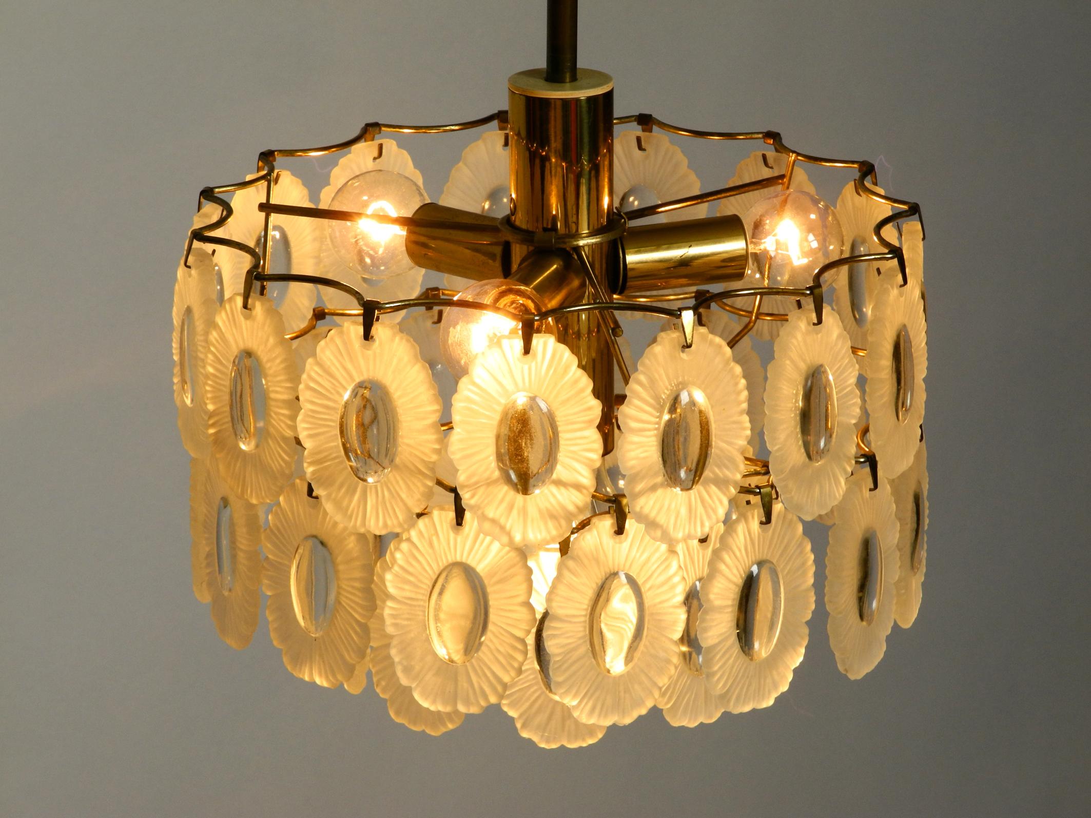 Beautiful Italian Midcentury Chandelier with Oval Murano Glasses For Sale 6