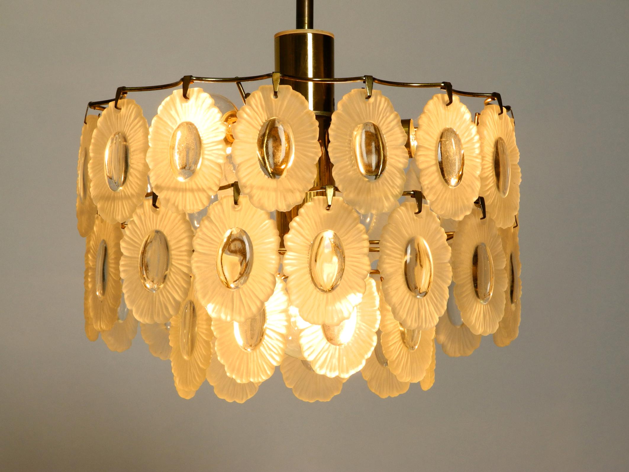 Beautiful Italian Midcentury Chandelier with Oval Murano Glasses For Sale 7