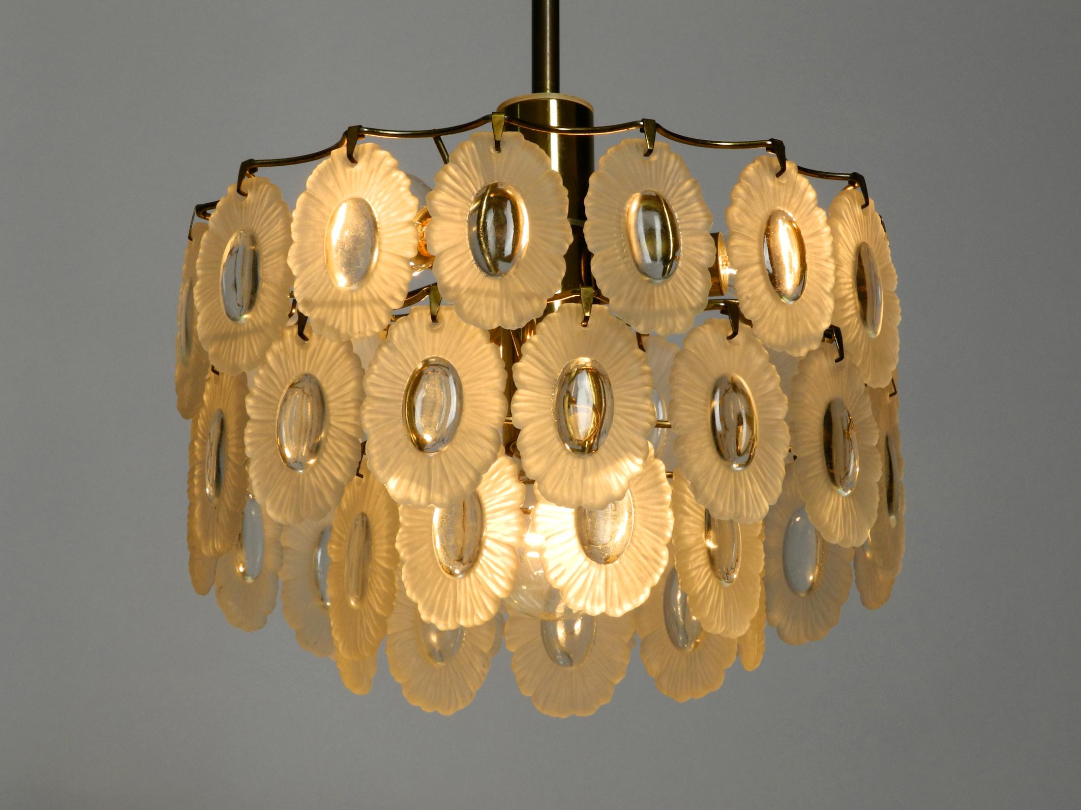 Beautiful Italian Midcentury Chandelier with Oval Murano Glasses For Sale 8