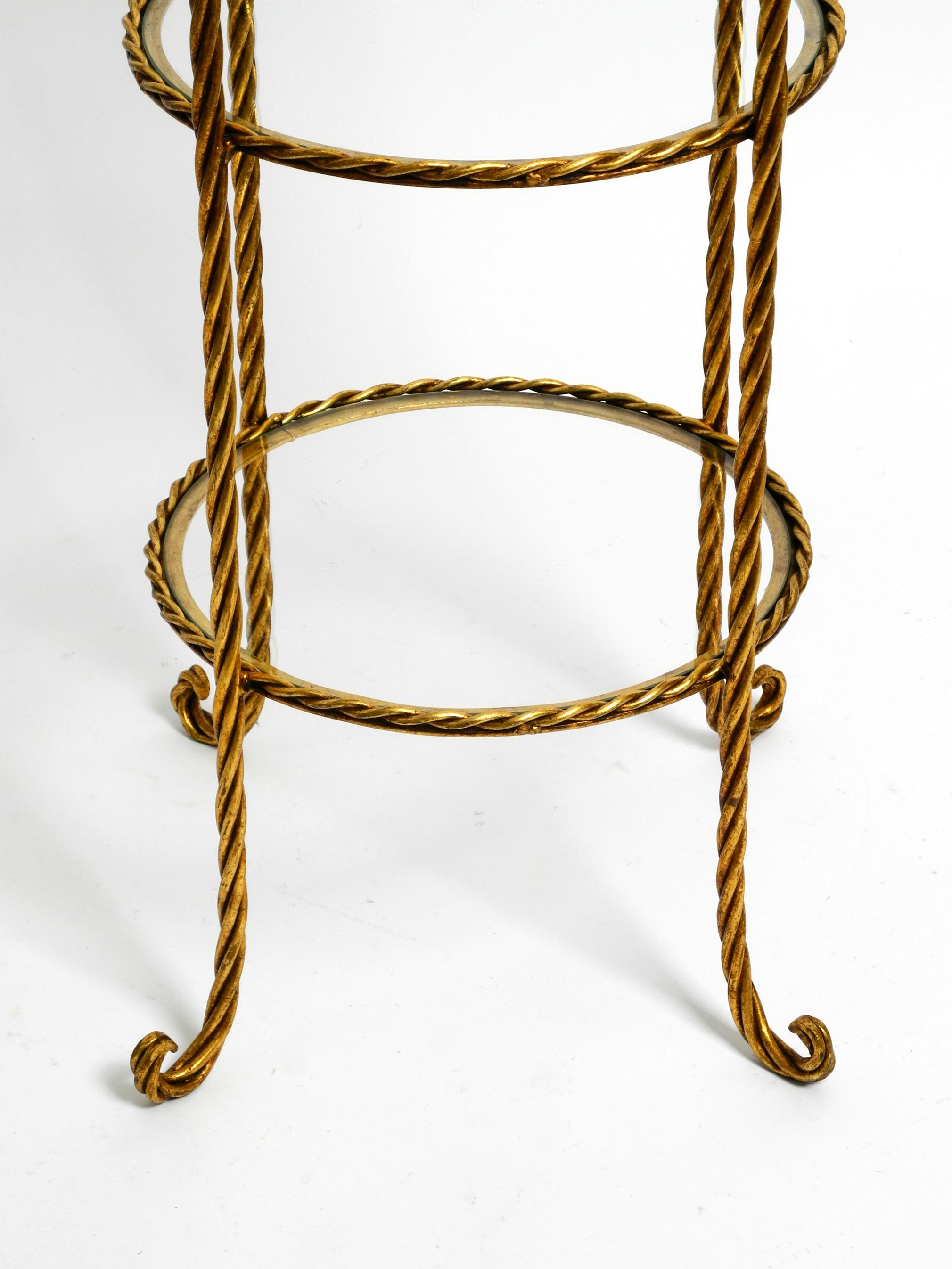 Beautiful Italian Mid Century Regency gilded iron round side table by Li Puma For Sale 1