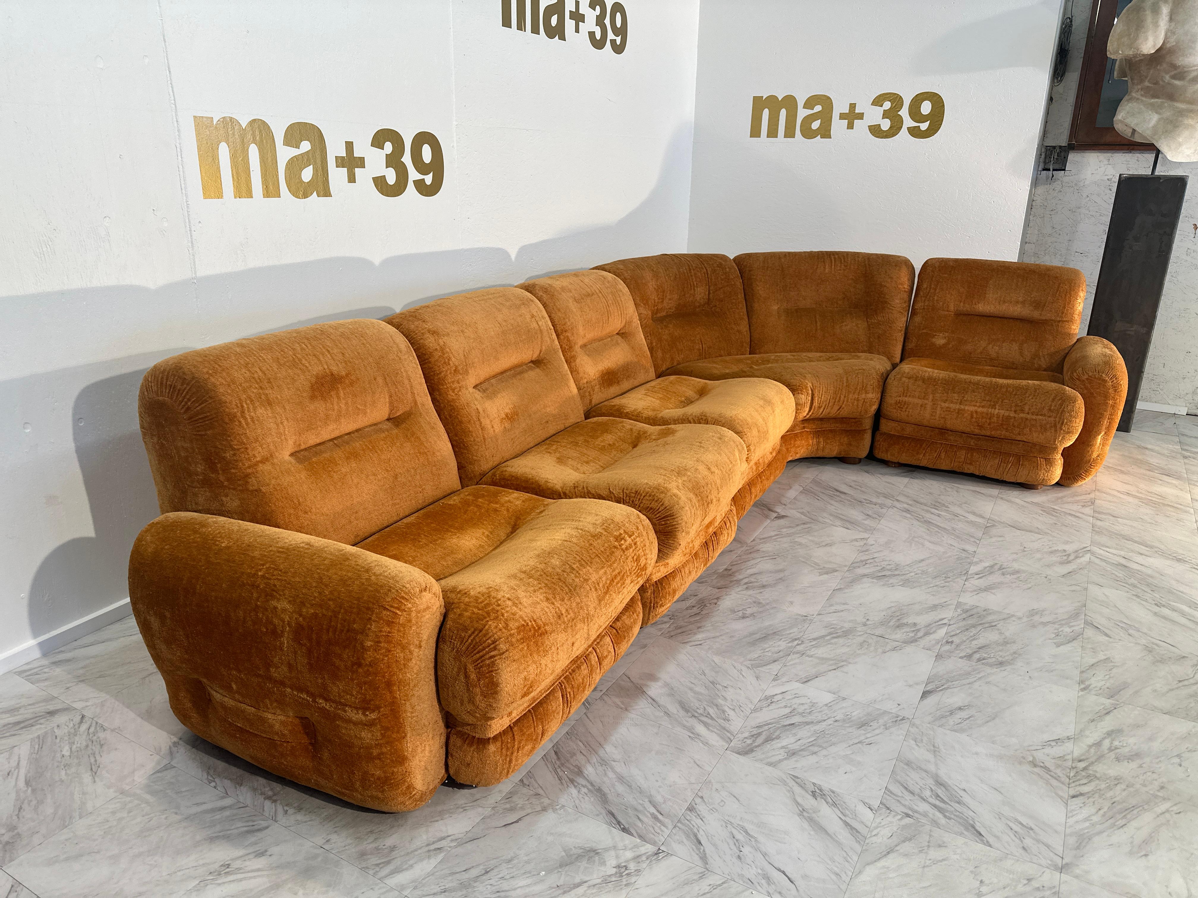 Mid-Century Modern Beautiful Italian Mid Century Sectional Sofa 1980s For Sale