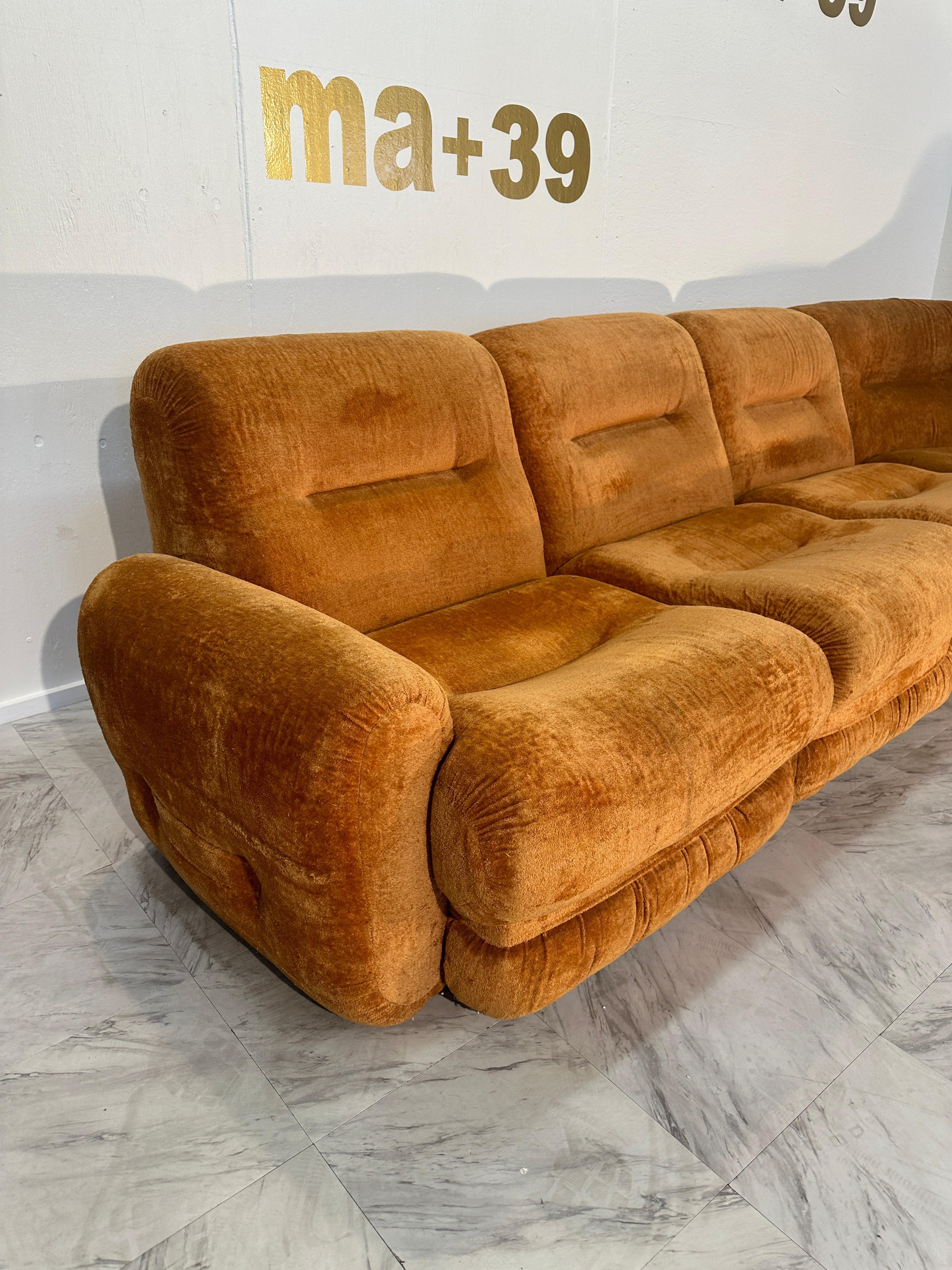 Late 20th Century Beautiful Italian Mid Century Sectional Sofa 1980s For Sale