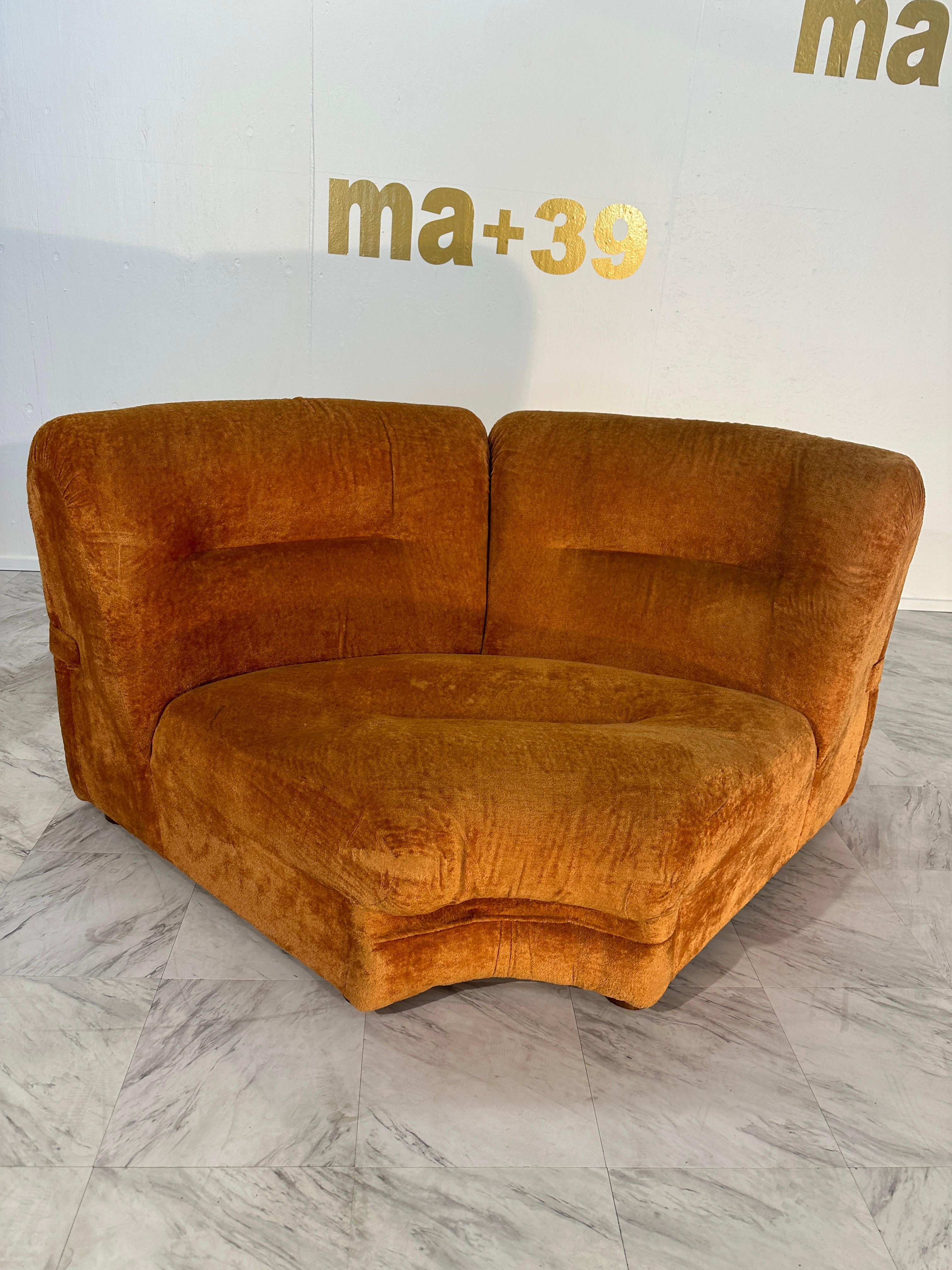 Beautiful Italian Mid Century Sectional Sofa 1980s For Sale 1