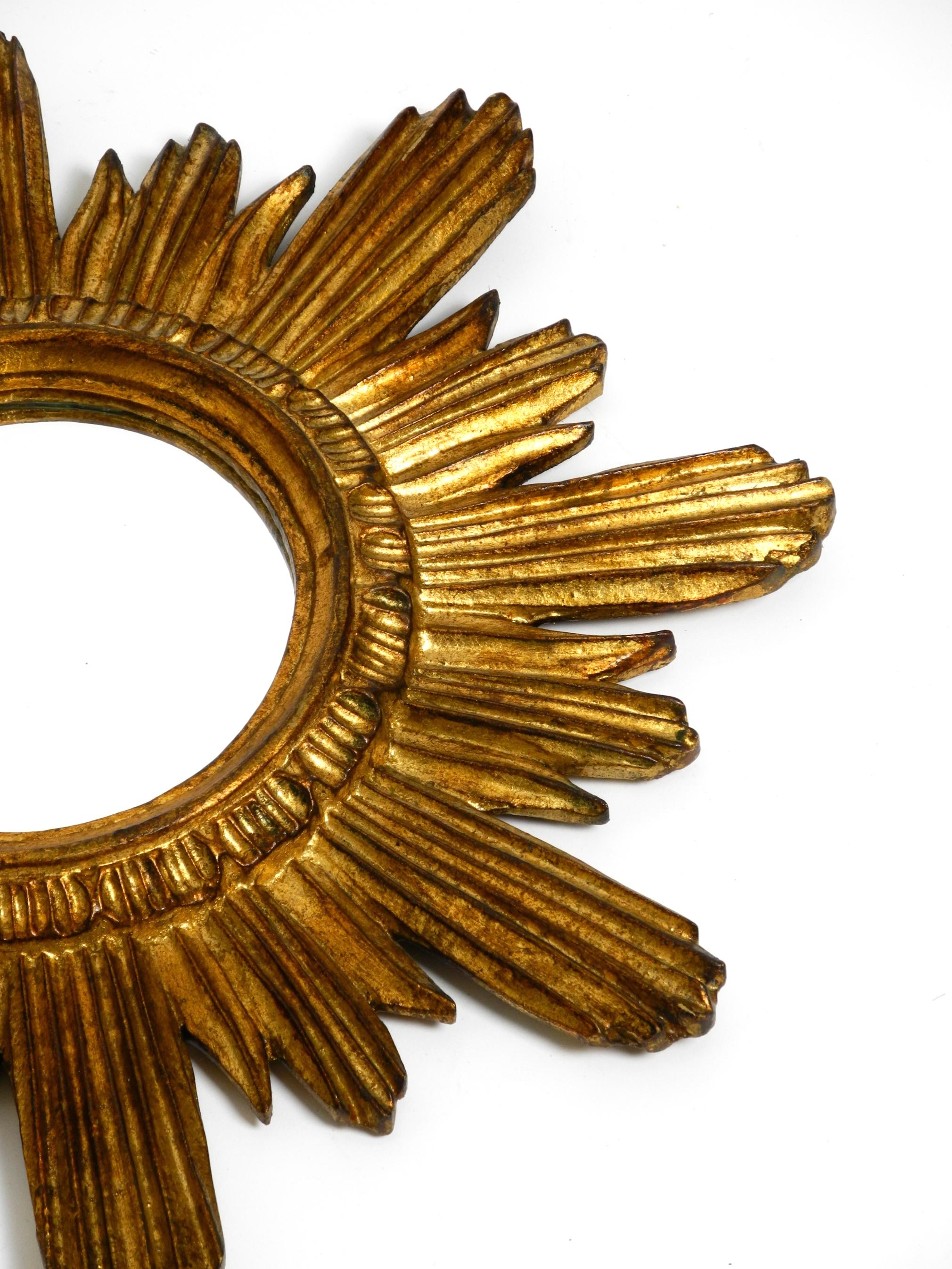 Beautiful Italian Mid Century Sunburst wall mirror made of wood gold plated For Sale 6