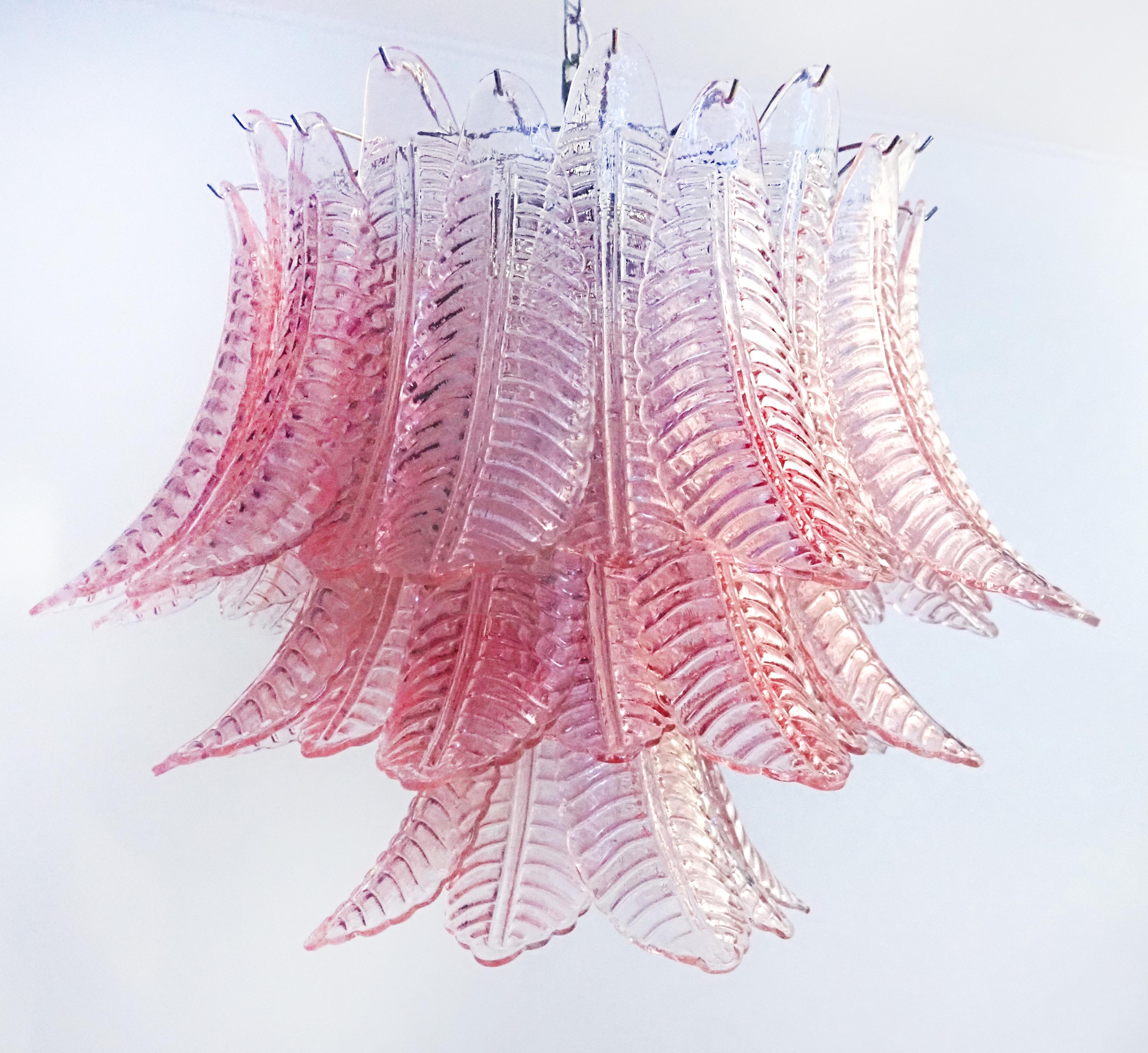 Beautiful Italian Murano three-Tier PINK Felci Glass chandelier For Sale 5
