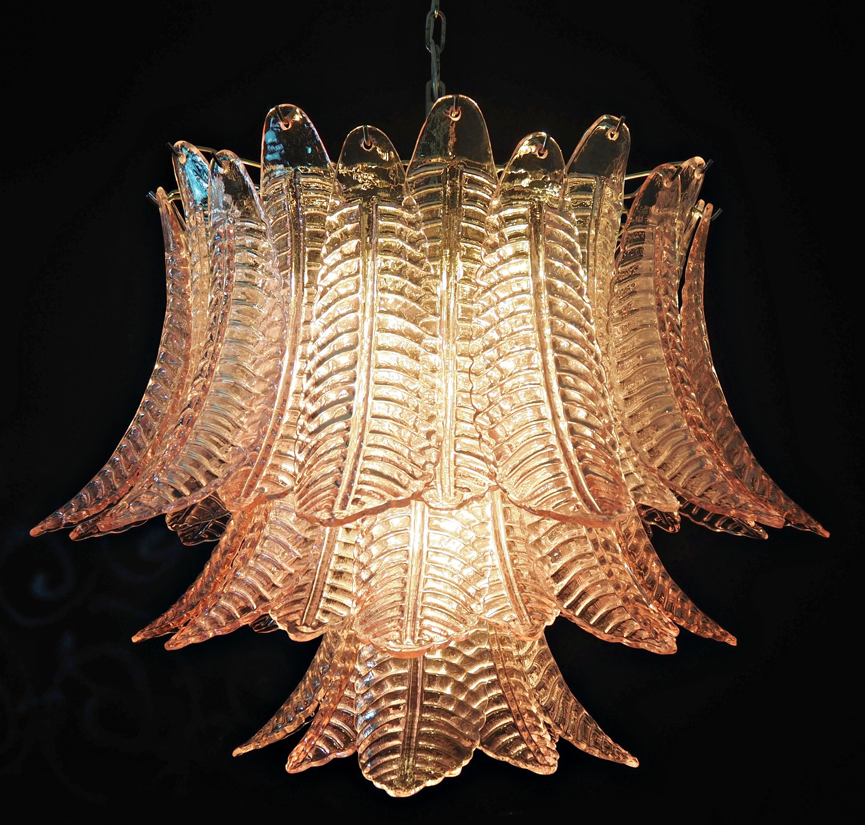 Beautiful Italian Murano three-Tier PINK Felci Glass chandelier For Sale 9