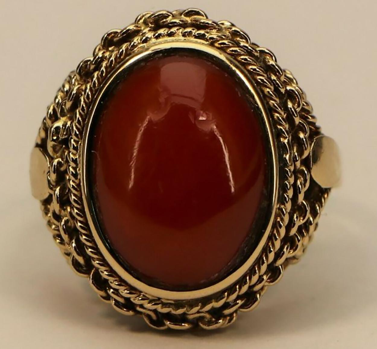 Beautiful Italian Ring 750 Rose Gold Coral 18 Kt In Good Condition For Sale In rijssen, NL