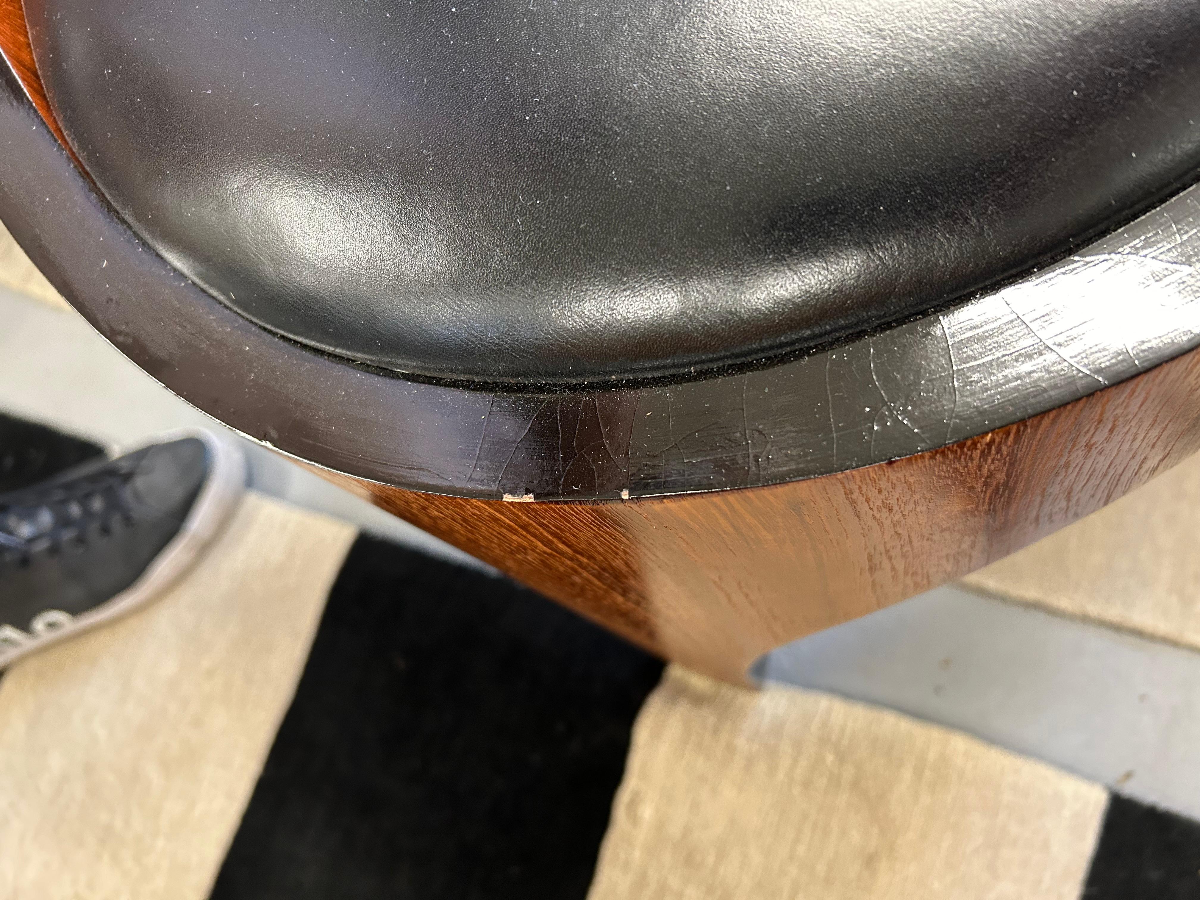 Beautiful Italian Sculptural Mahogany & Black Leather Barrel Chair 1