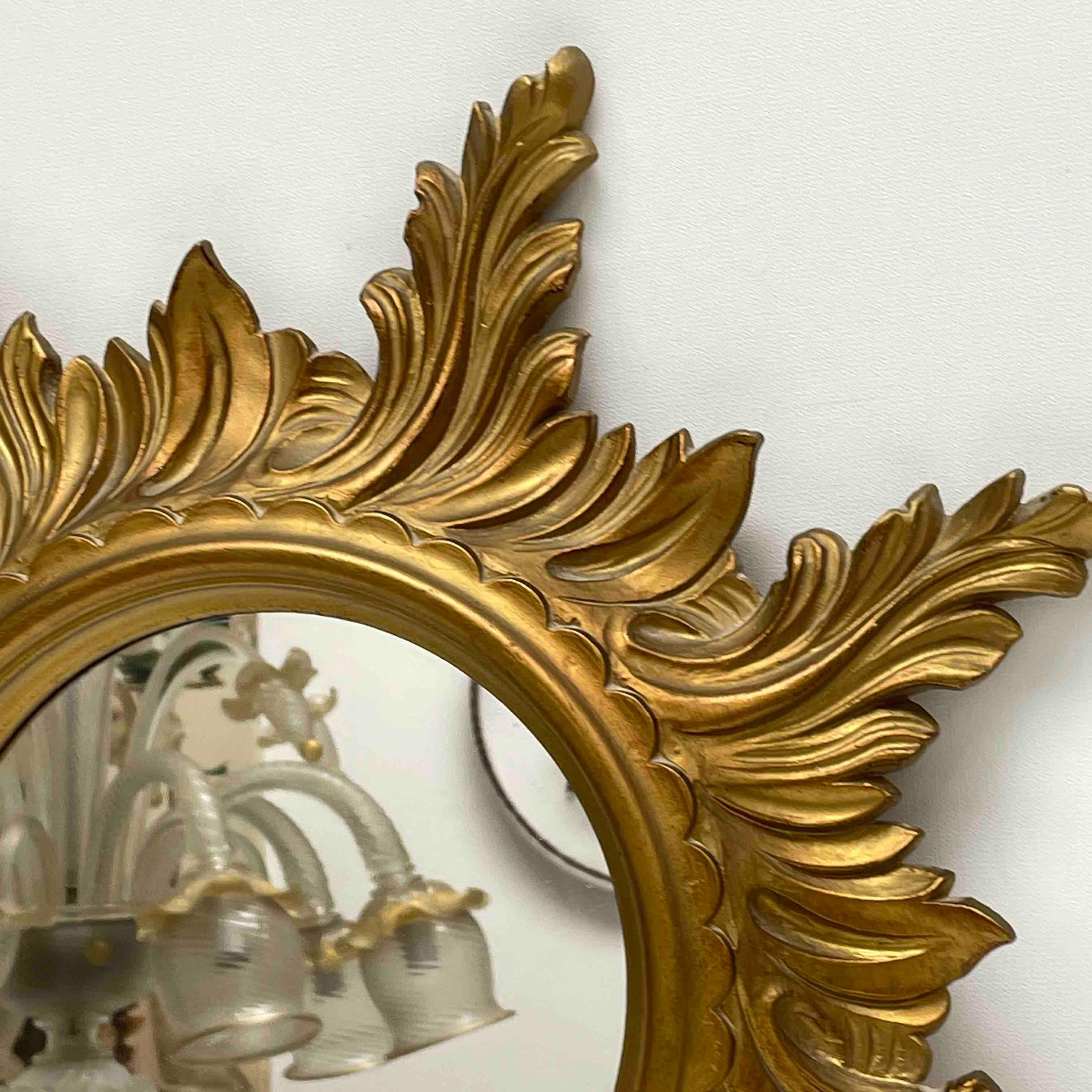 Schöner italienischer Starburst-Spiegel mit Sonnenschliff, ca. 1980er Jahre, hergestellt in Italien (Ende des 20. Jahrhunderts) im Angebot