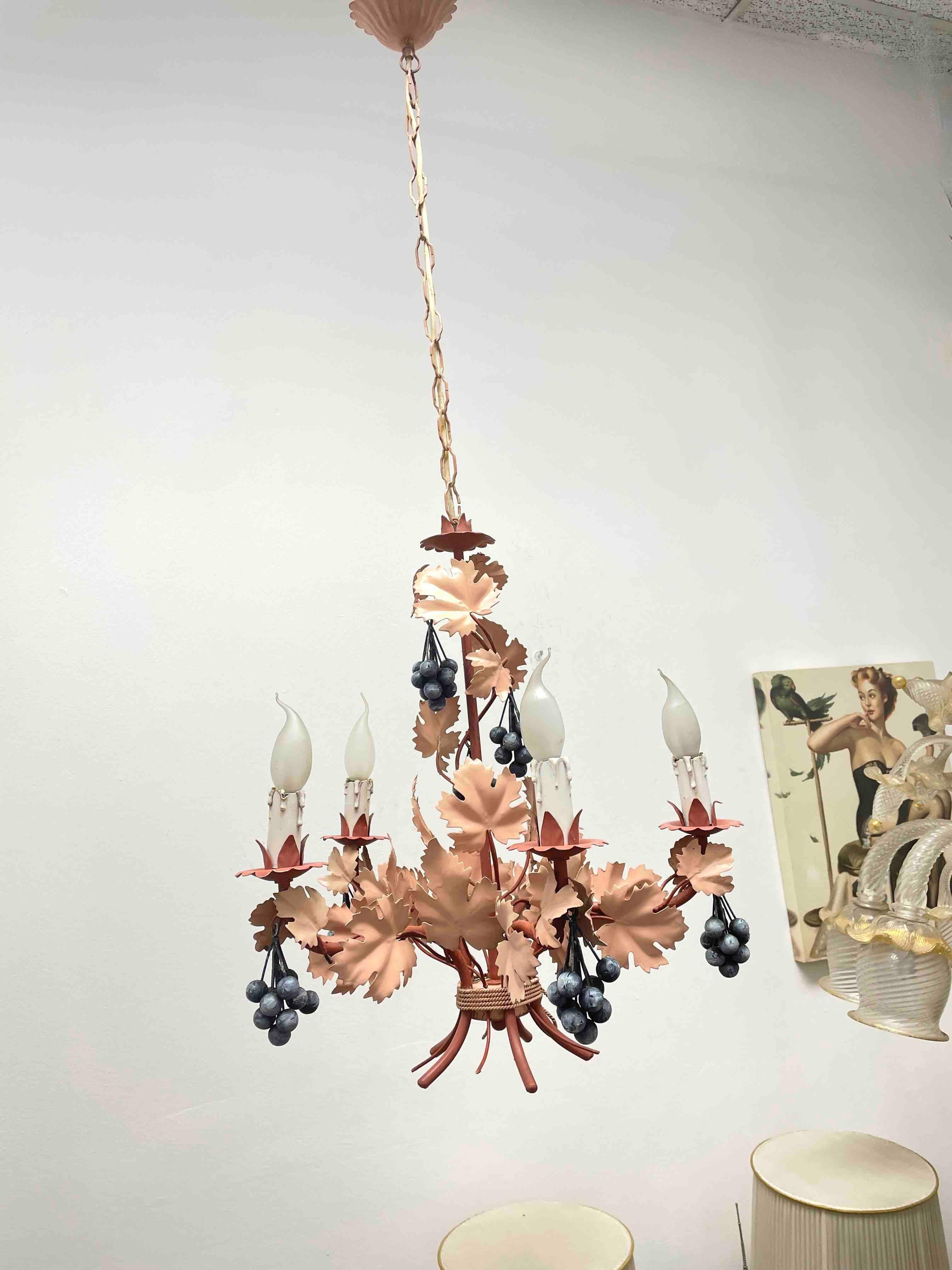 Hollywood Regency Beautiful Italian Tole Florentine Florence Dusky Pink with Grapes Chandelier For Sale