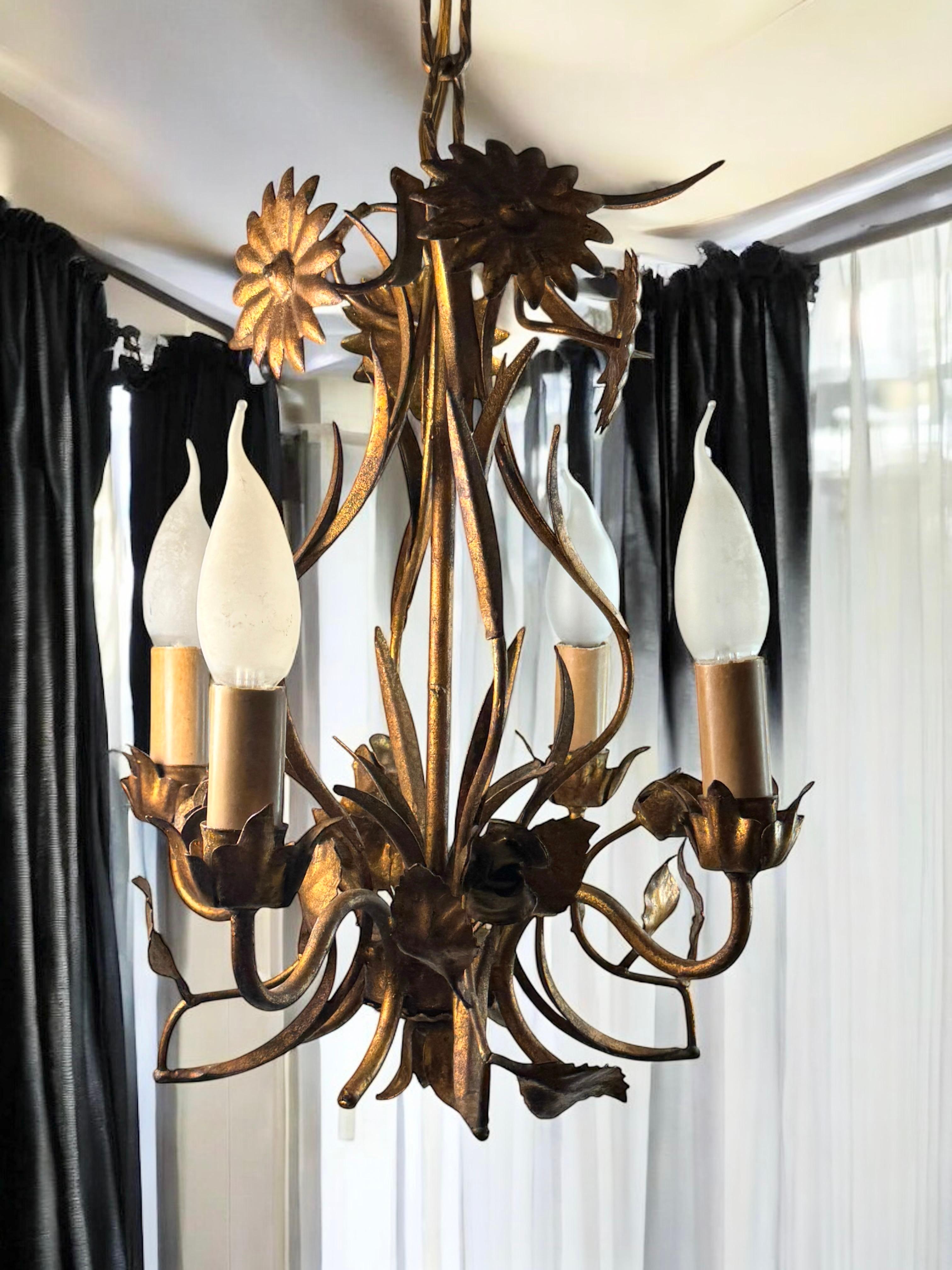 Belle Tole Florentine Florence dorée fleur Coco Chanel Chandelier en vente 7