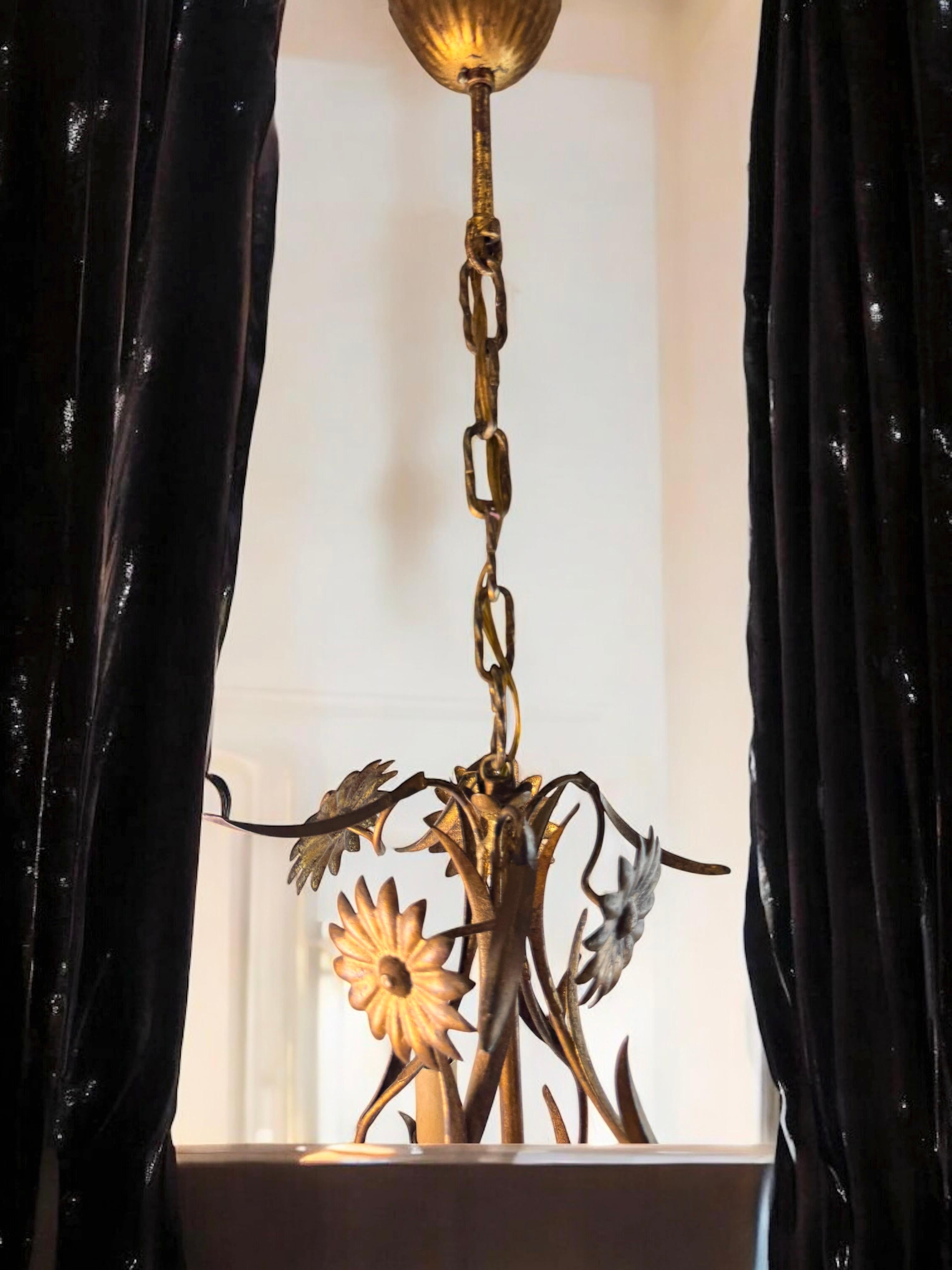 Belle Tole Florentine Florence dorée fleur Coco Chanel Chandelier en vente 10