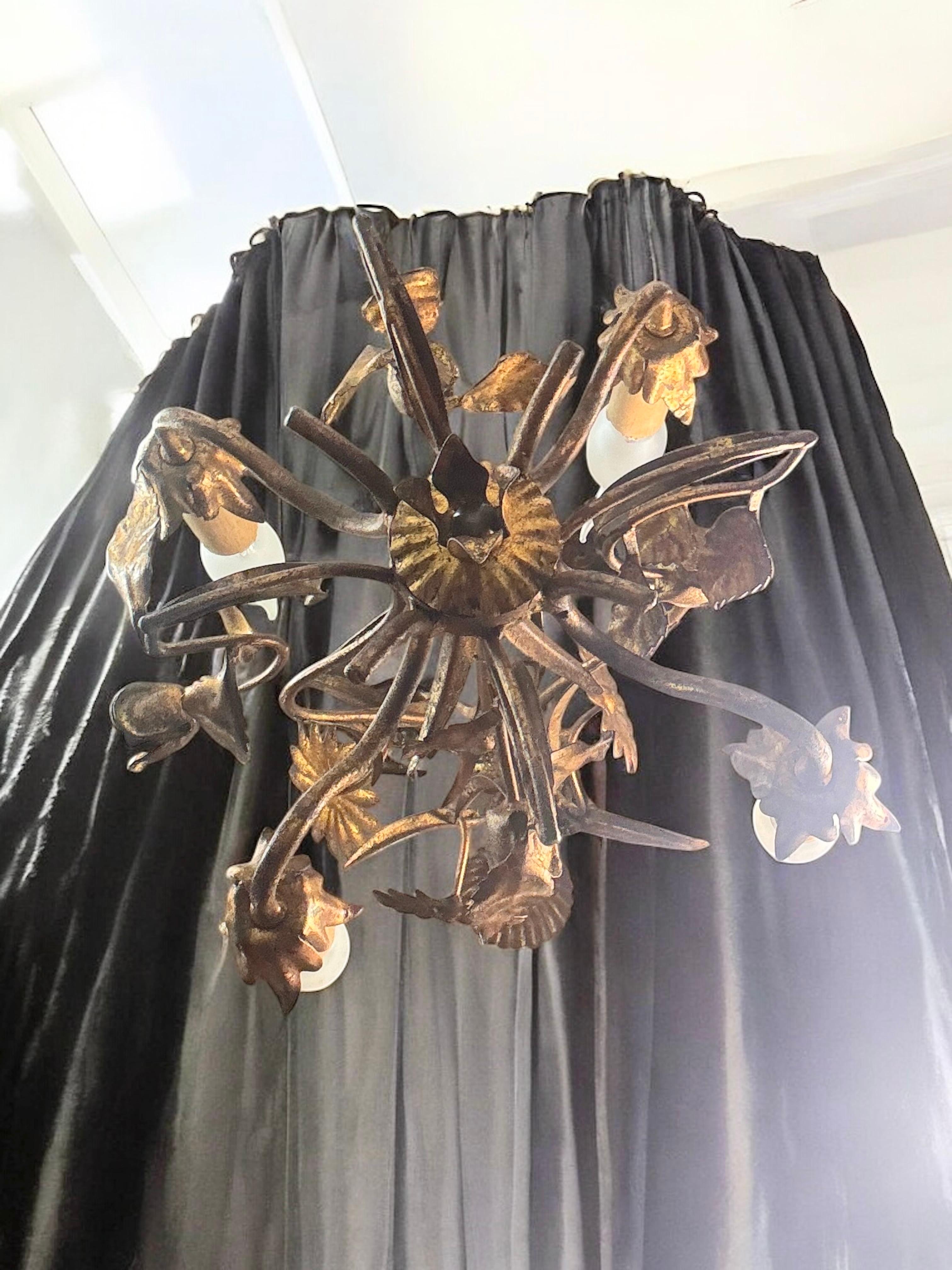 Belle Tole Florentine Florence dorée fleur Coco Chanel Chandelier en vente 11
