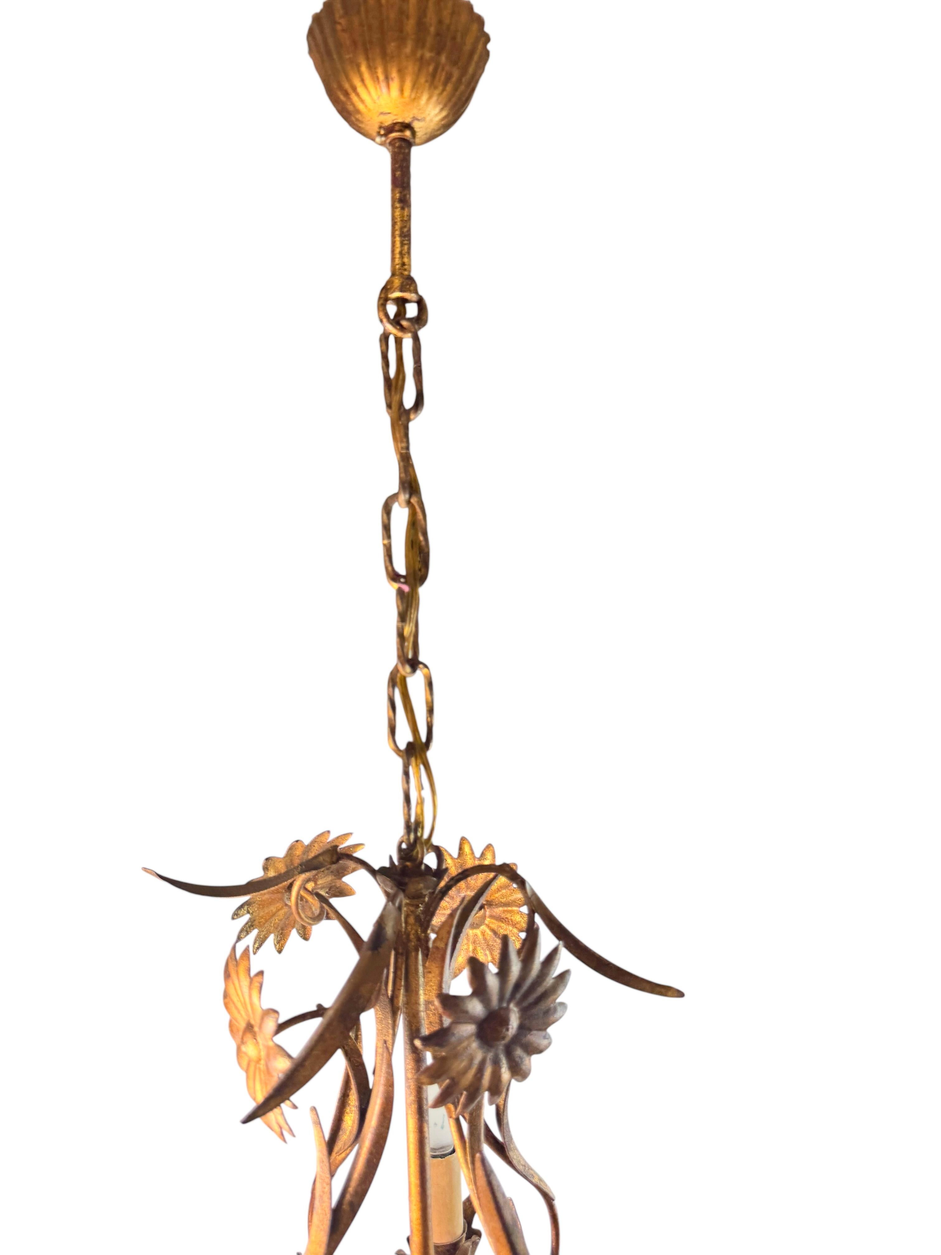 Métal Belle Tole Florentine Florence dorée fleur Coco Chanel Chandelier en vente