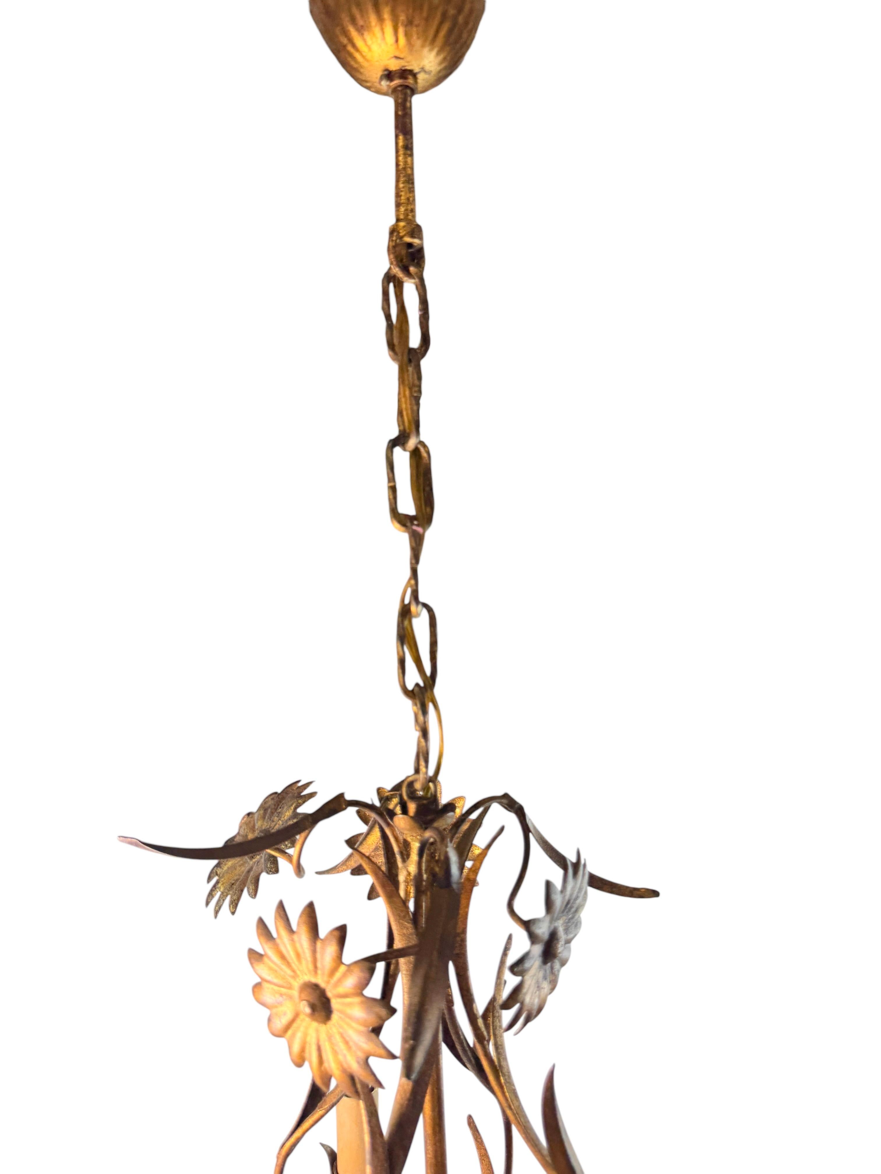 Belle Tole Florentine Florence dorée fleur Coco Chanel Chandelier en vente 1