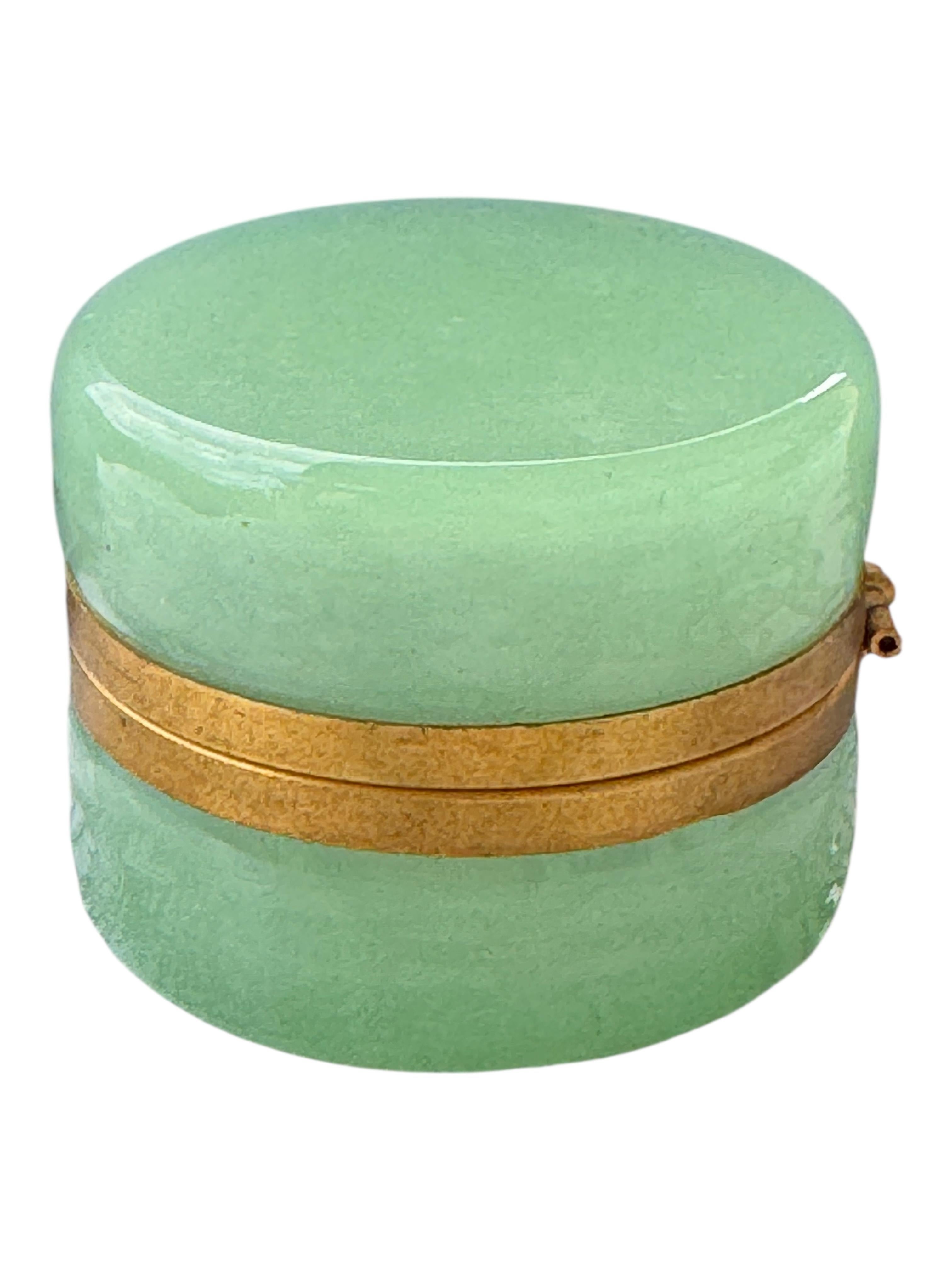 Schöne Jade-Opal Cenedese Glasbox mit Bronzebeschlägen, Italien, 1950er Jahre (Empire) im Angebot