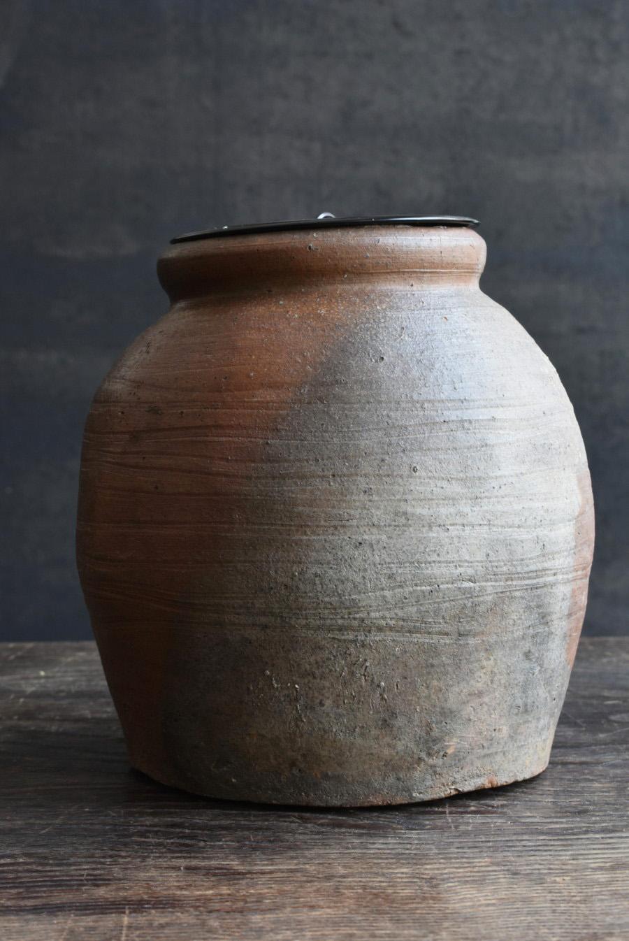 Beautiful Japanese Antique Pottery Jar/1573-1600/