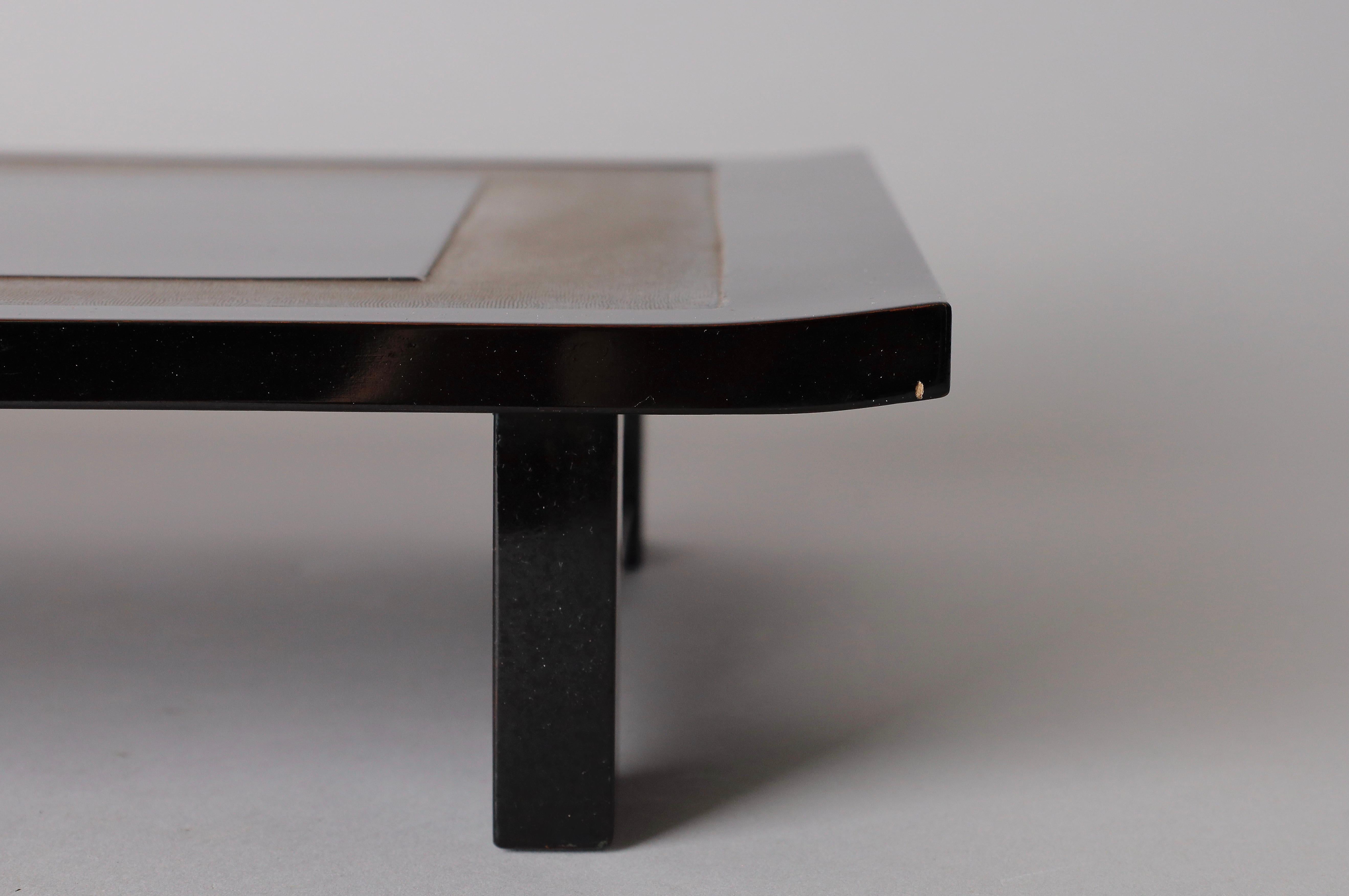 Schöner japanischer Art Deco Lackierter Display Tisch  im Angebot 2