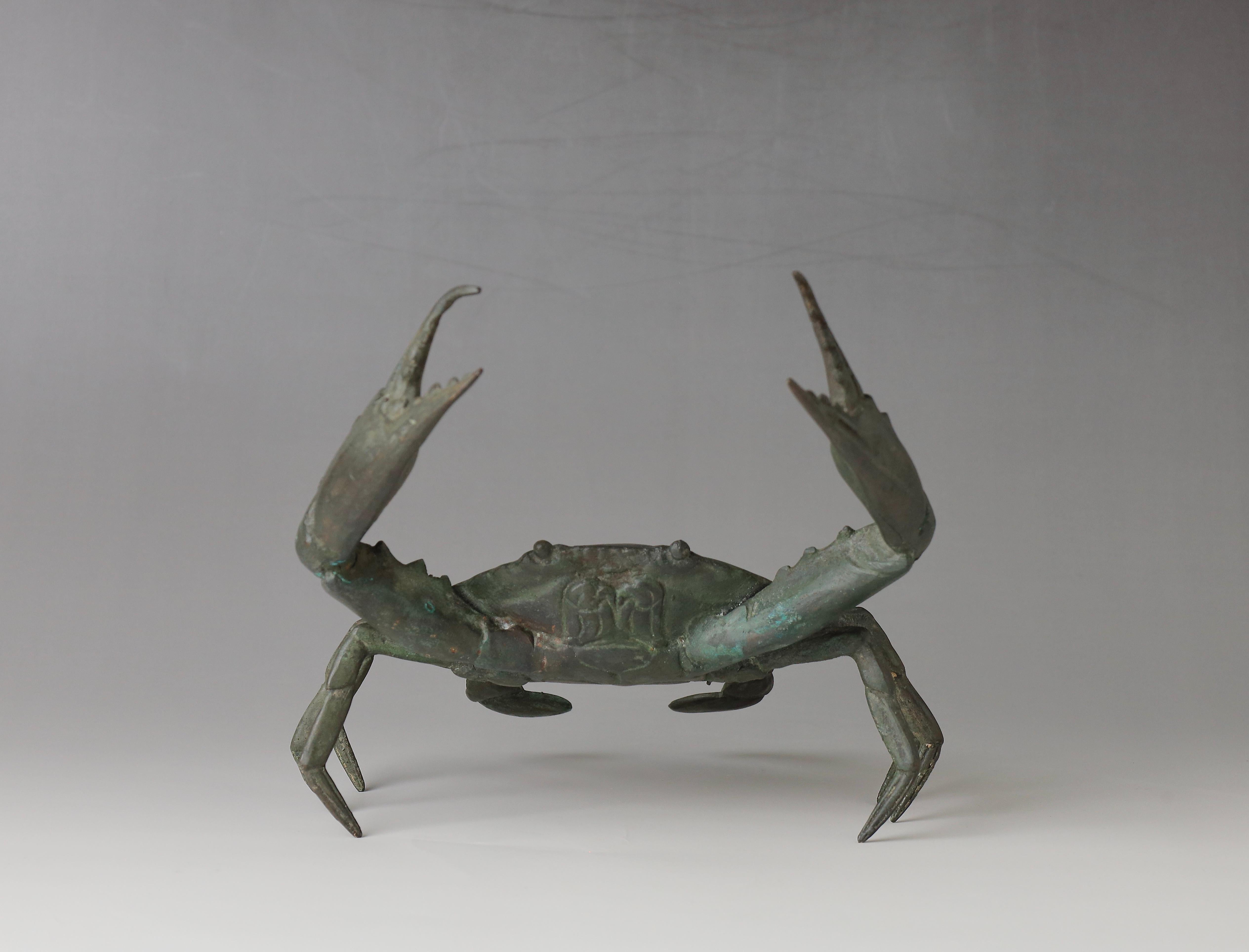 Bellissima coppia di oggetti in bronzo giapponesi a forma di granchio In condizioni buone in vendita a Fukuoka, JP