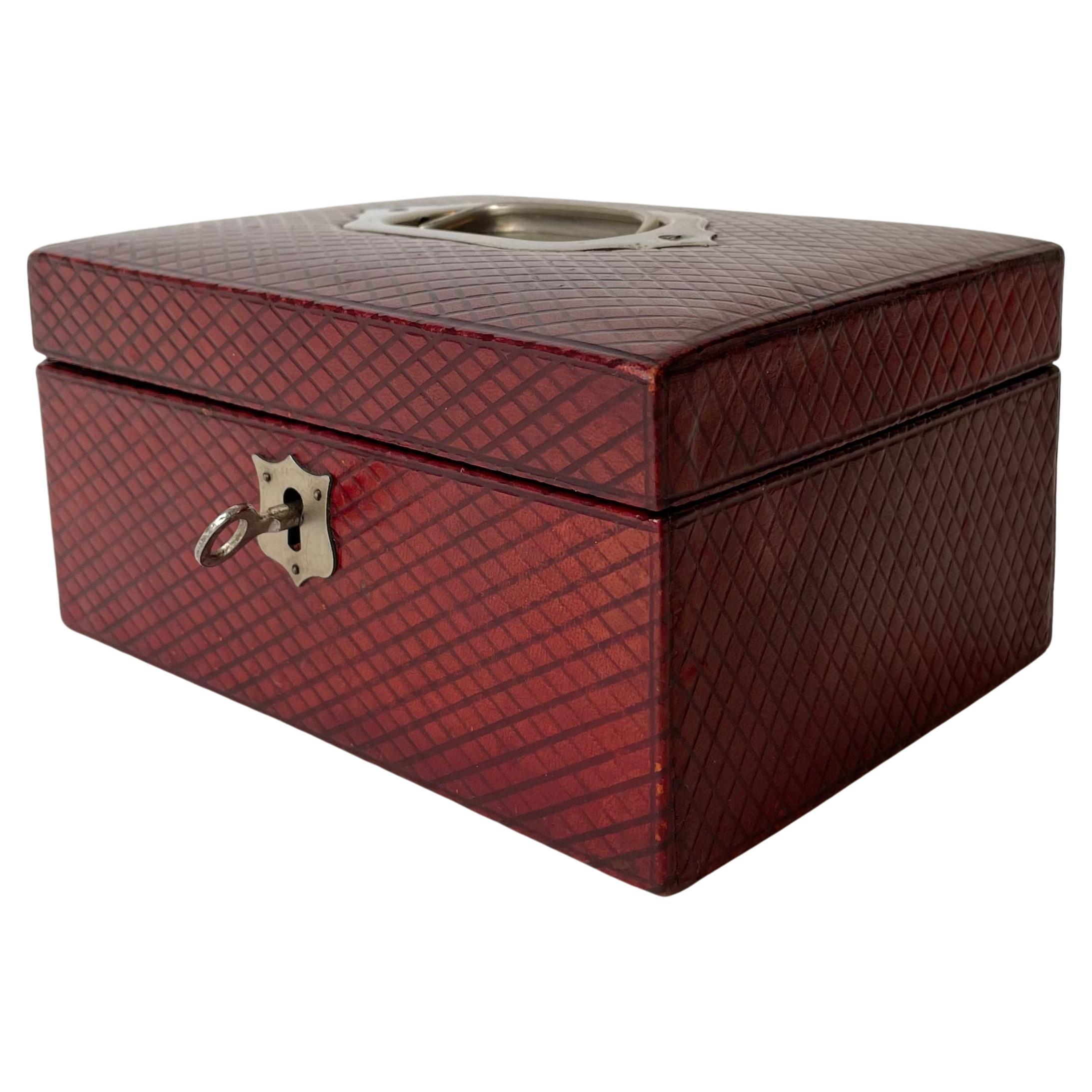 Belle boîte à bijoux en cuir rouge du début du 20e siècle en vente