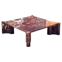 Beautiful "jumbo" marble coffee table designed by Gae Aulenti for Knoll